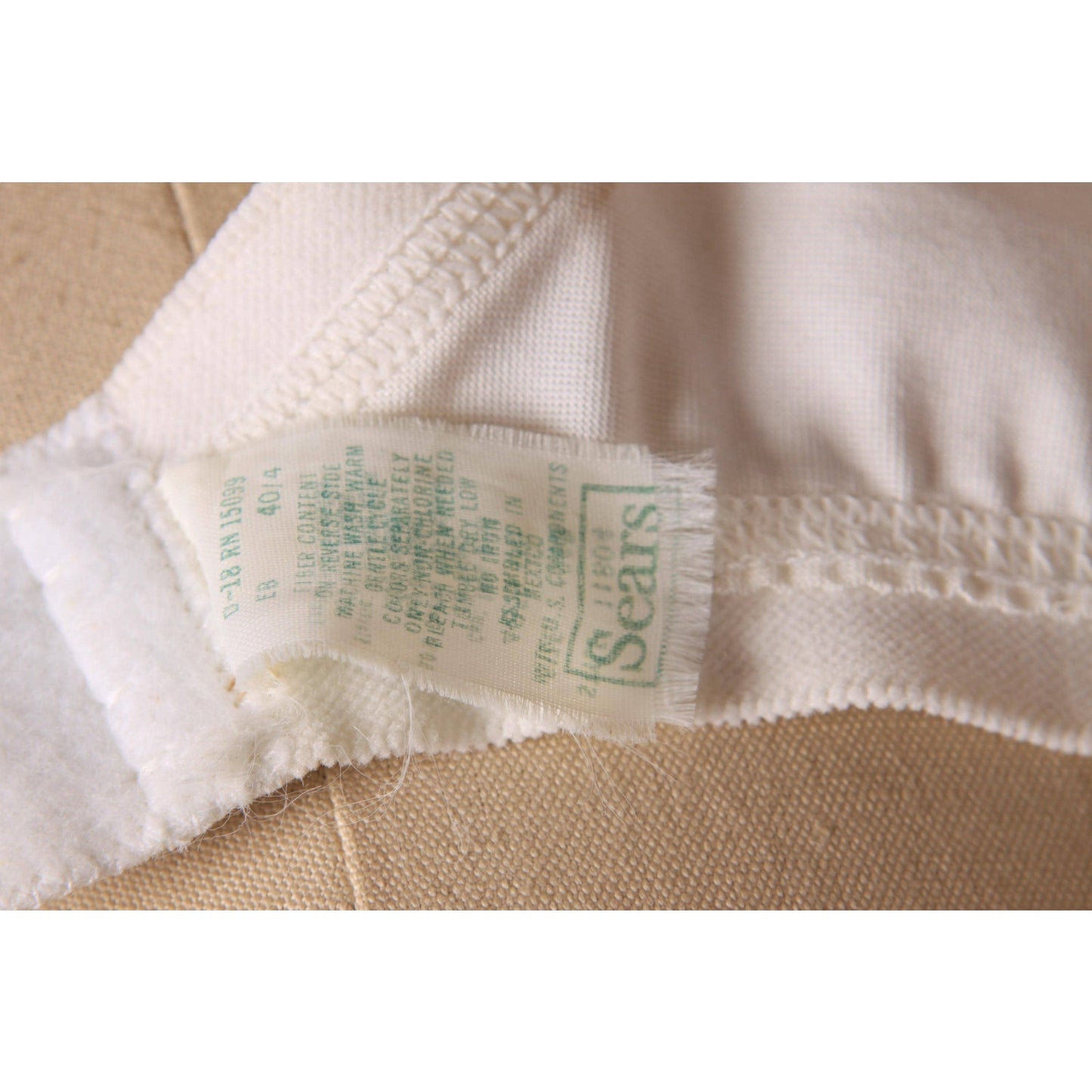 1970s White Foam Padded Cups Bow Detail Bra by Sears-36B