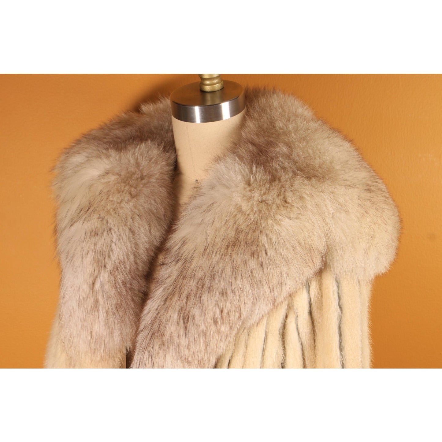 Early 1970s White Mink and White and Gray Fox Fur Collar Long Sleeve Coat -M-L