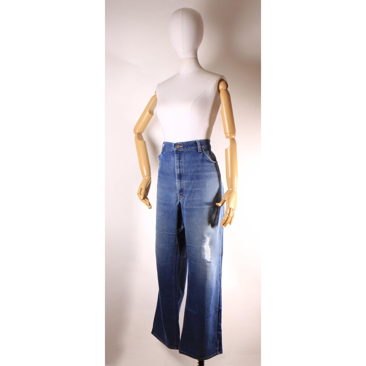 1970s 1980s Blue Denim Frayed Jeans by Lee -42x32