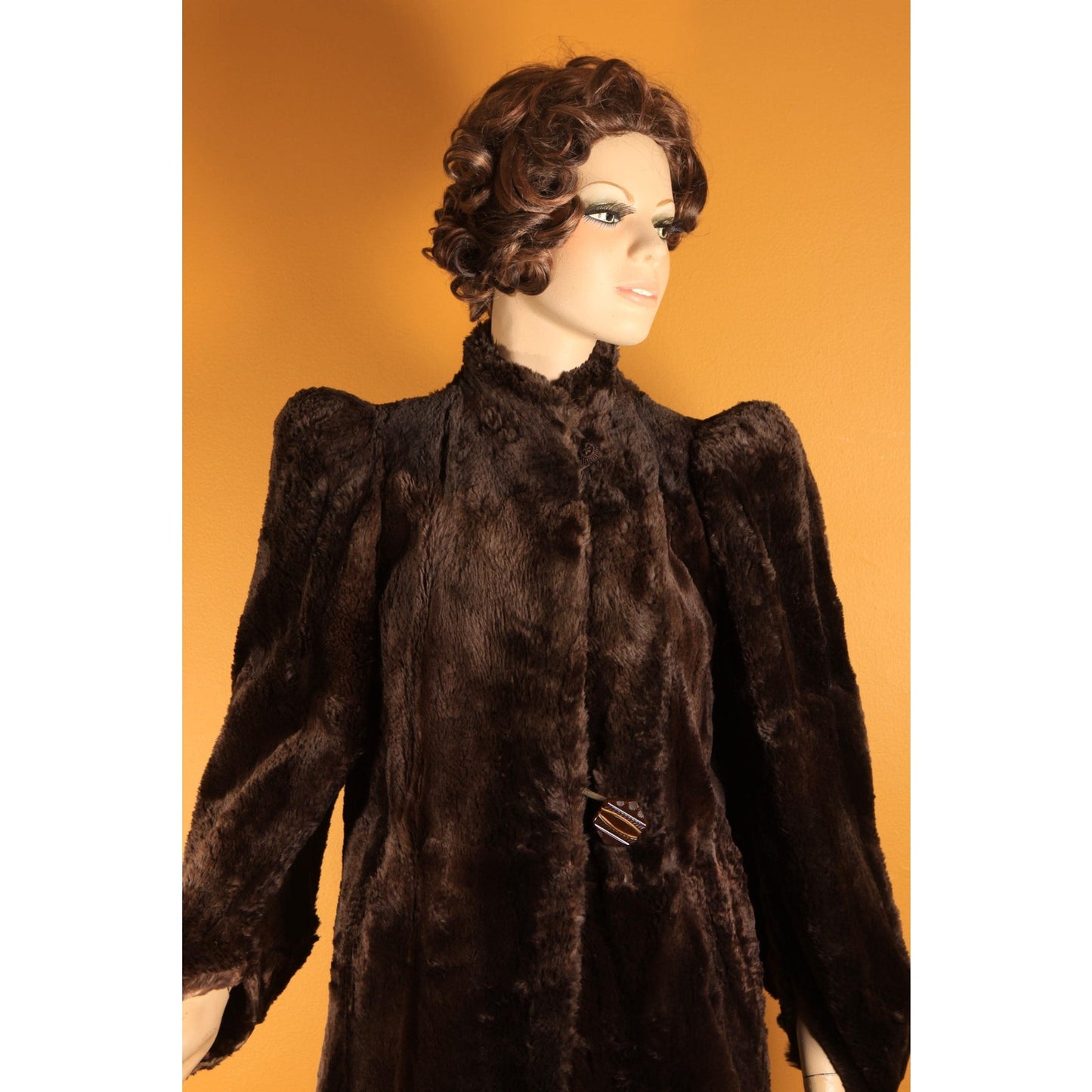 1940s Brown Sheared Beaver Fur Pointed Shoulder Coat -S