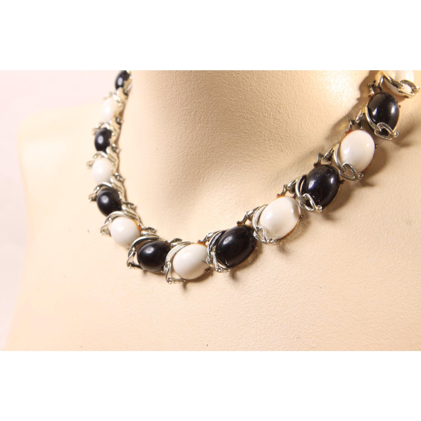 1950s Silver Tone Metal Black and White Statement Necklace