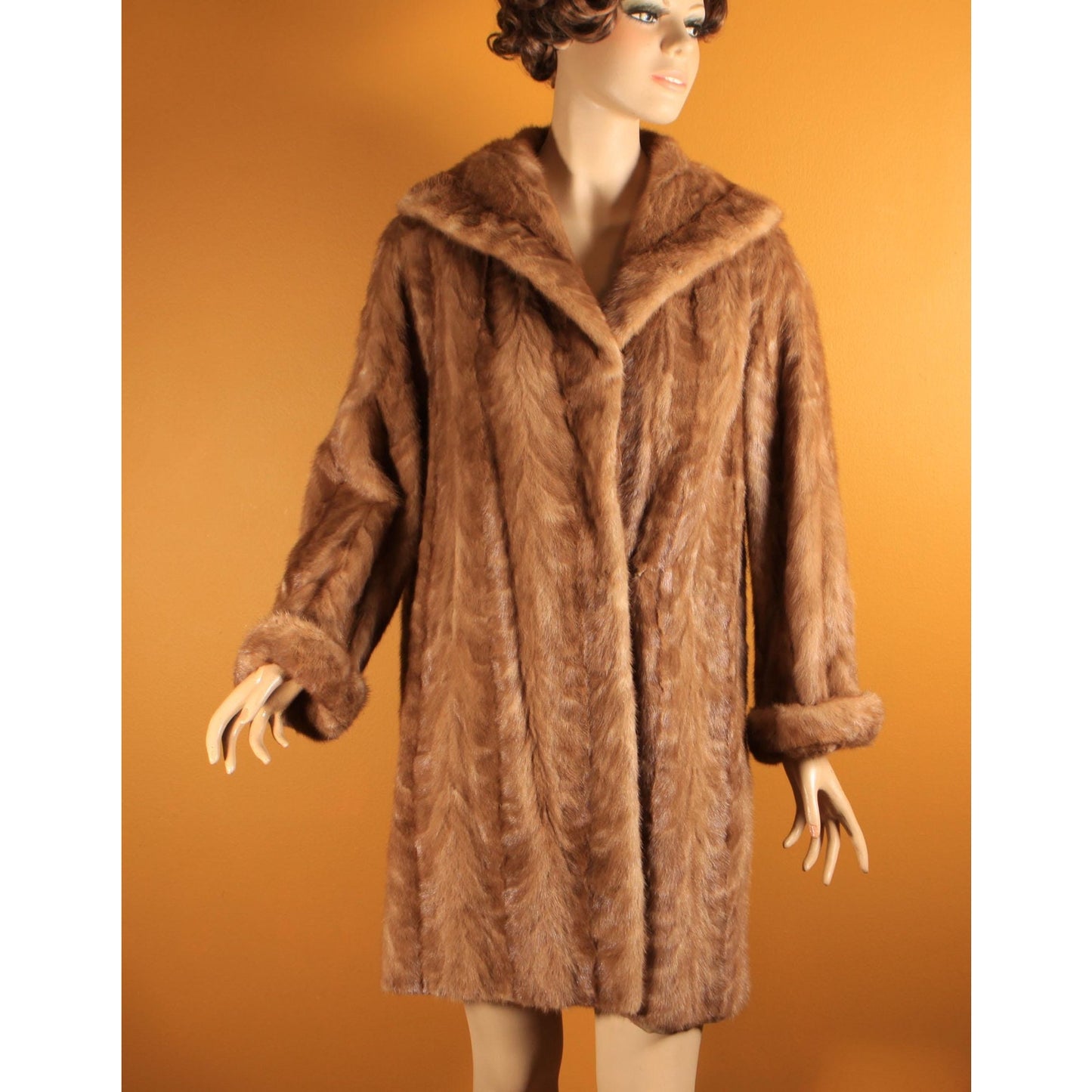 1950s Honey Brown Long Sleeved Mink Fur Coat by McDaniel's -M-L