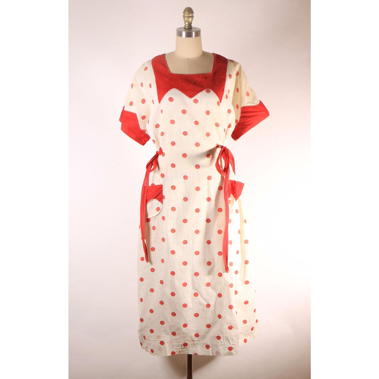 1920s White and Red Polka Dot Feed Sack Bow Tie Sides Short Sleeve Dress -XL