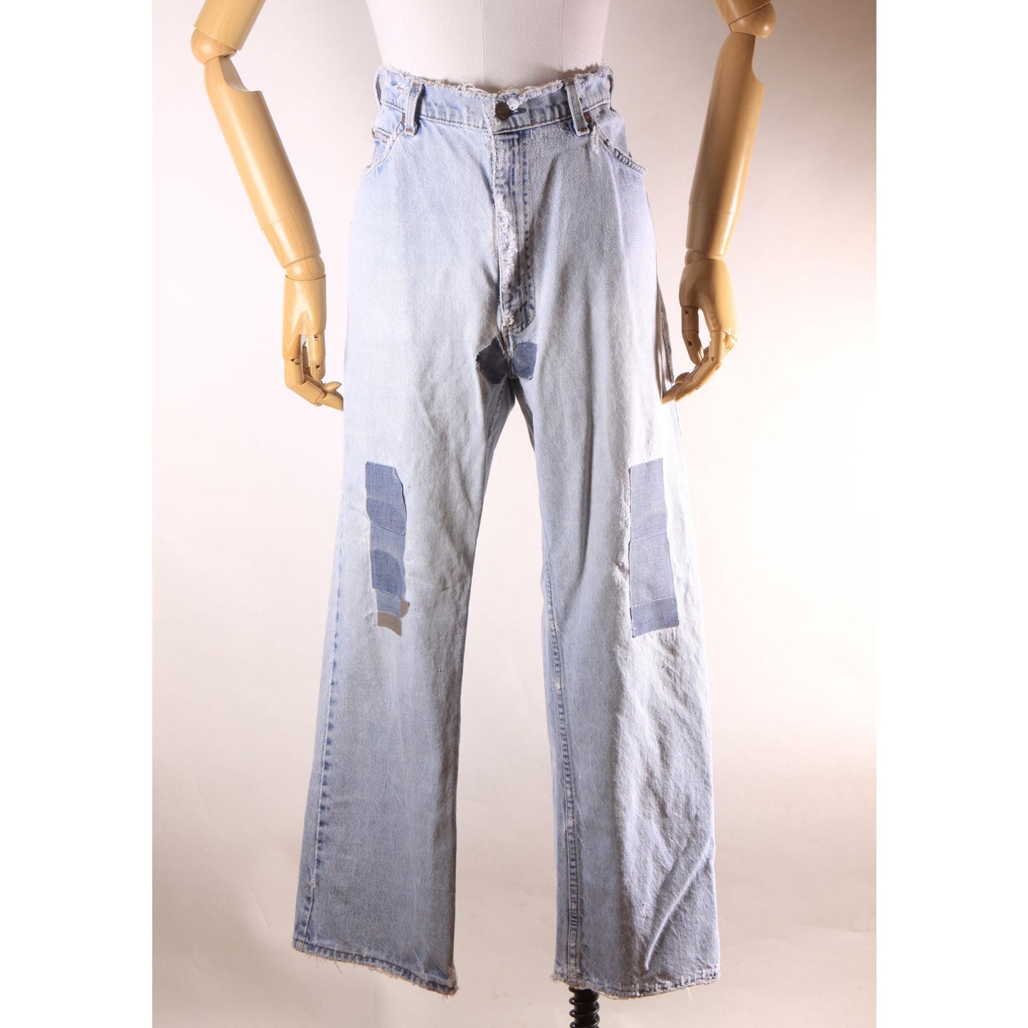 1980s Distressed Patch Fraying Blue Denim Orange Tab 517 Jeans by Levi's -38x29