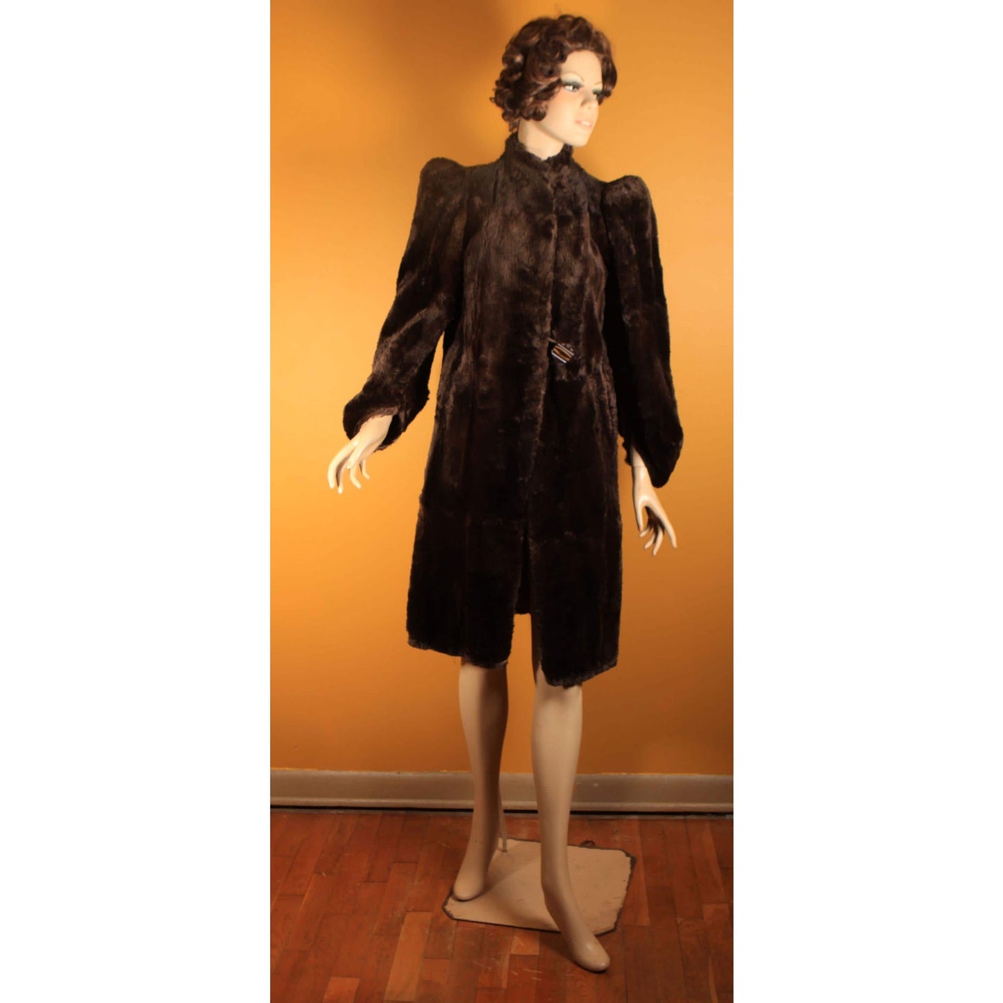 1940s Brown Sheared Beaver Fur Pointed Shoulder Coat -S