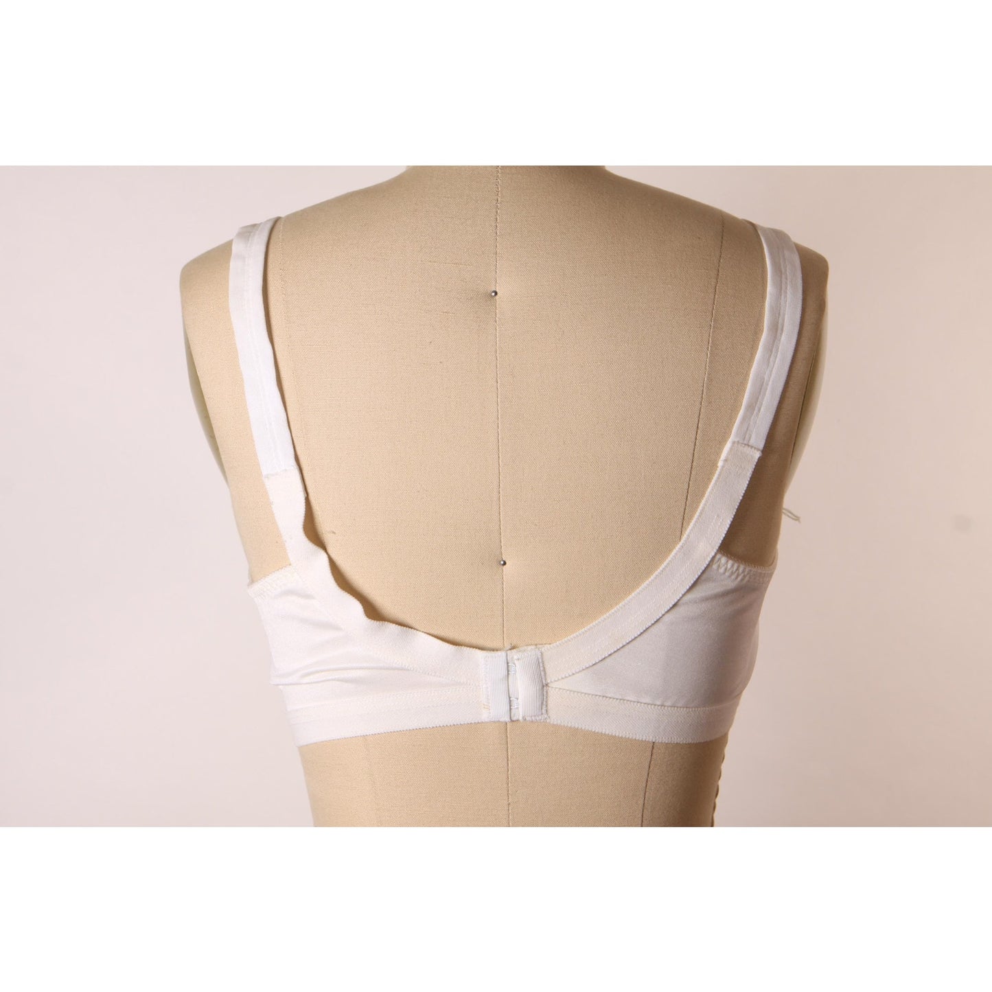 1970s White Foam Padded Cups Bow Detail Bra by Sears-36B