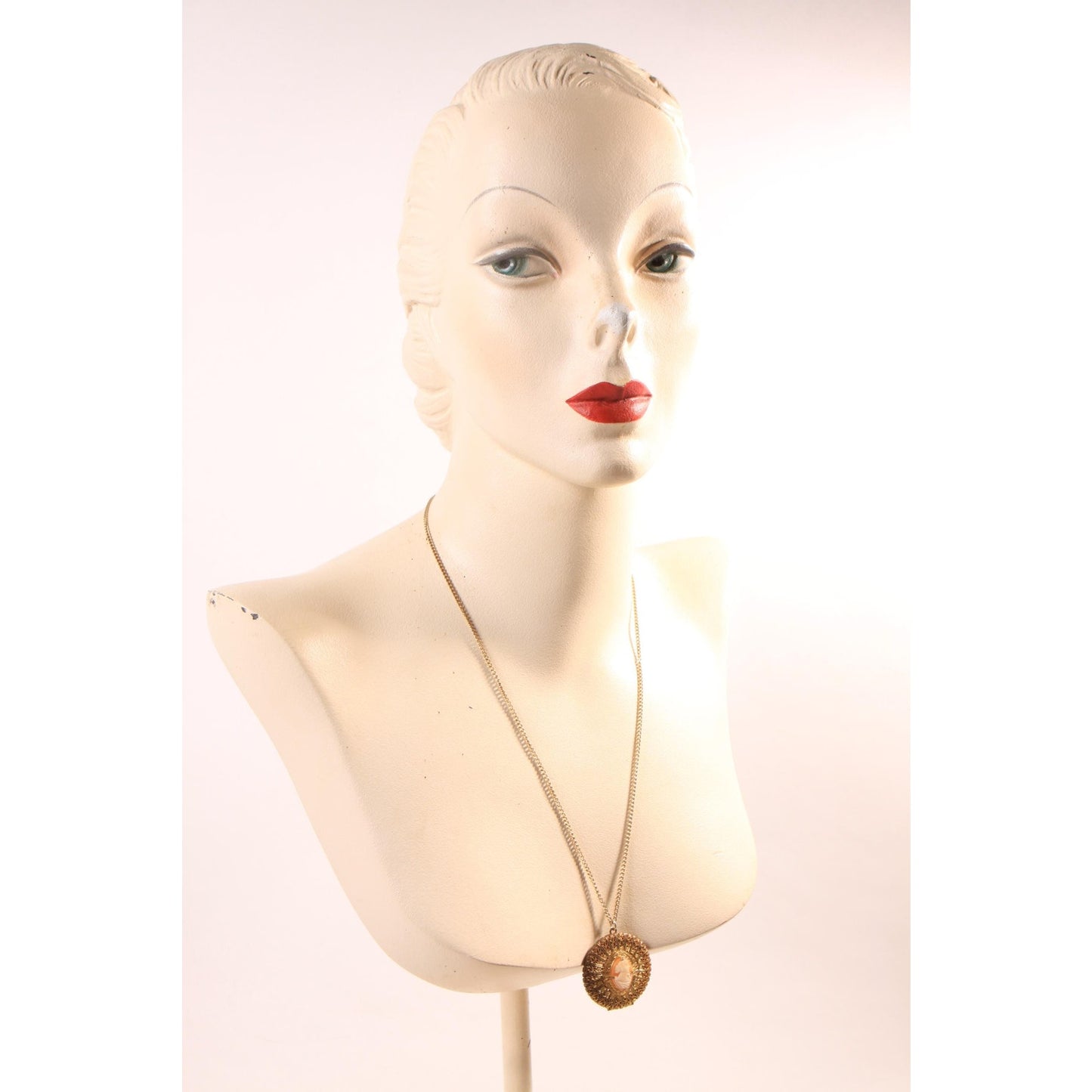 1970s Gold Tone Metal Pink and Cream Cameo Locket Pendant Necklace