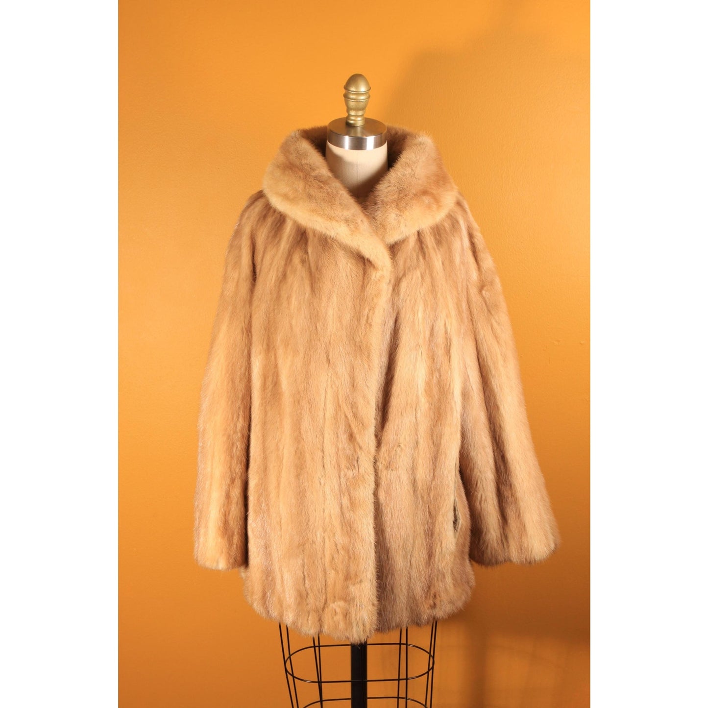 1950s Light Brown Long Sleeve Mink Fur Coat by McDaniel's -L-XL