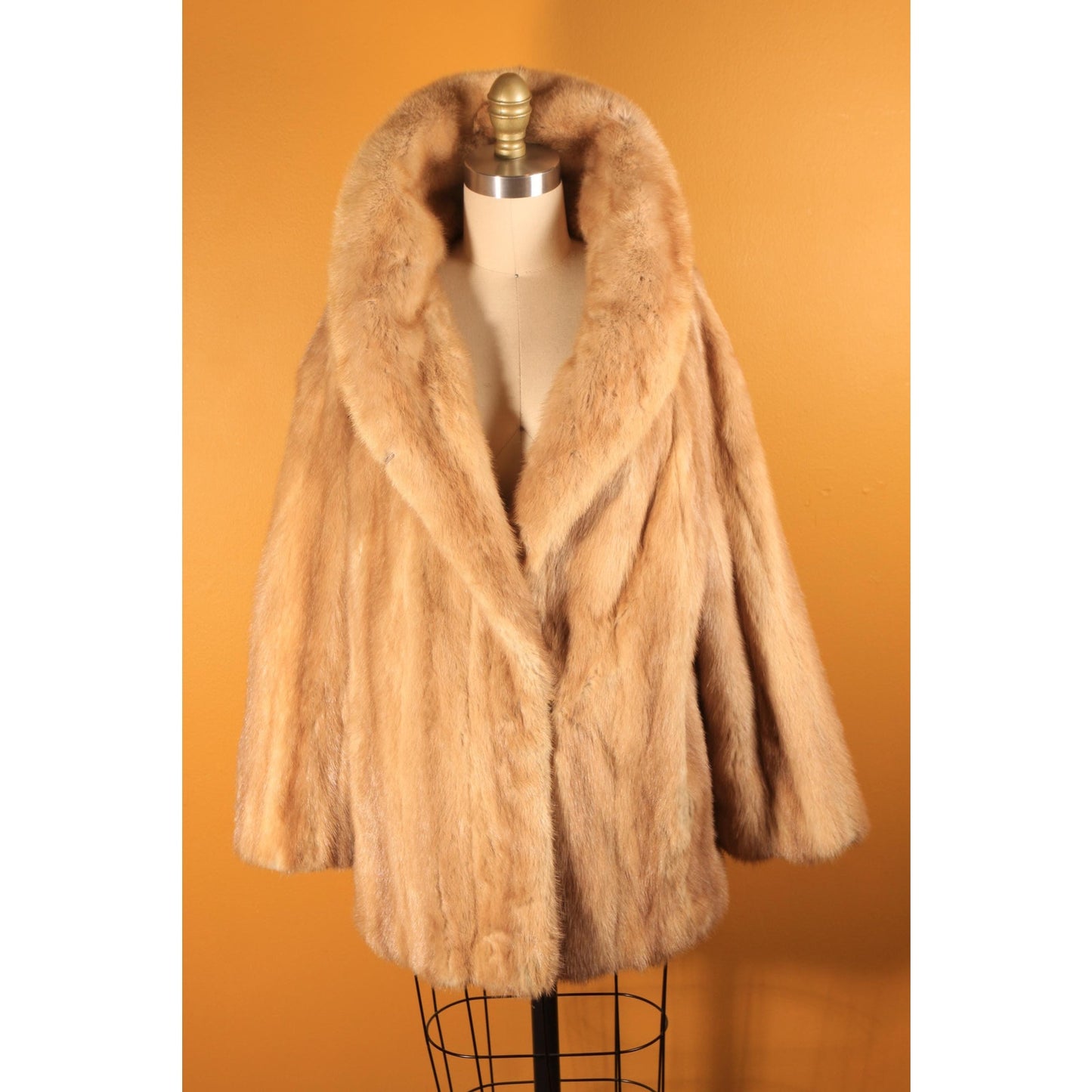 1950s Light Brown Long Sleeve Mink Fur Coat by McDaniel's -L-XL