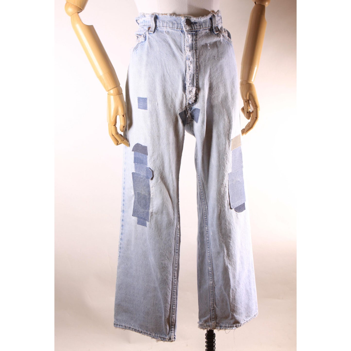 1980s Distressed Patch Fraying Blue Denim Orange Tab 517 Jeans by Levi's -38x29