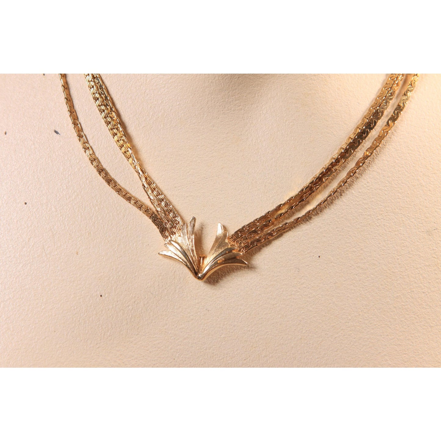 1970s Gold Tone Metal Fan Shape Pendant Necklace