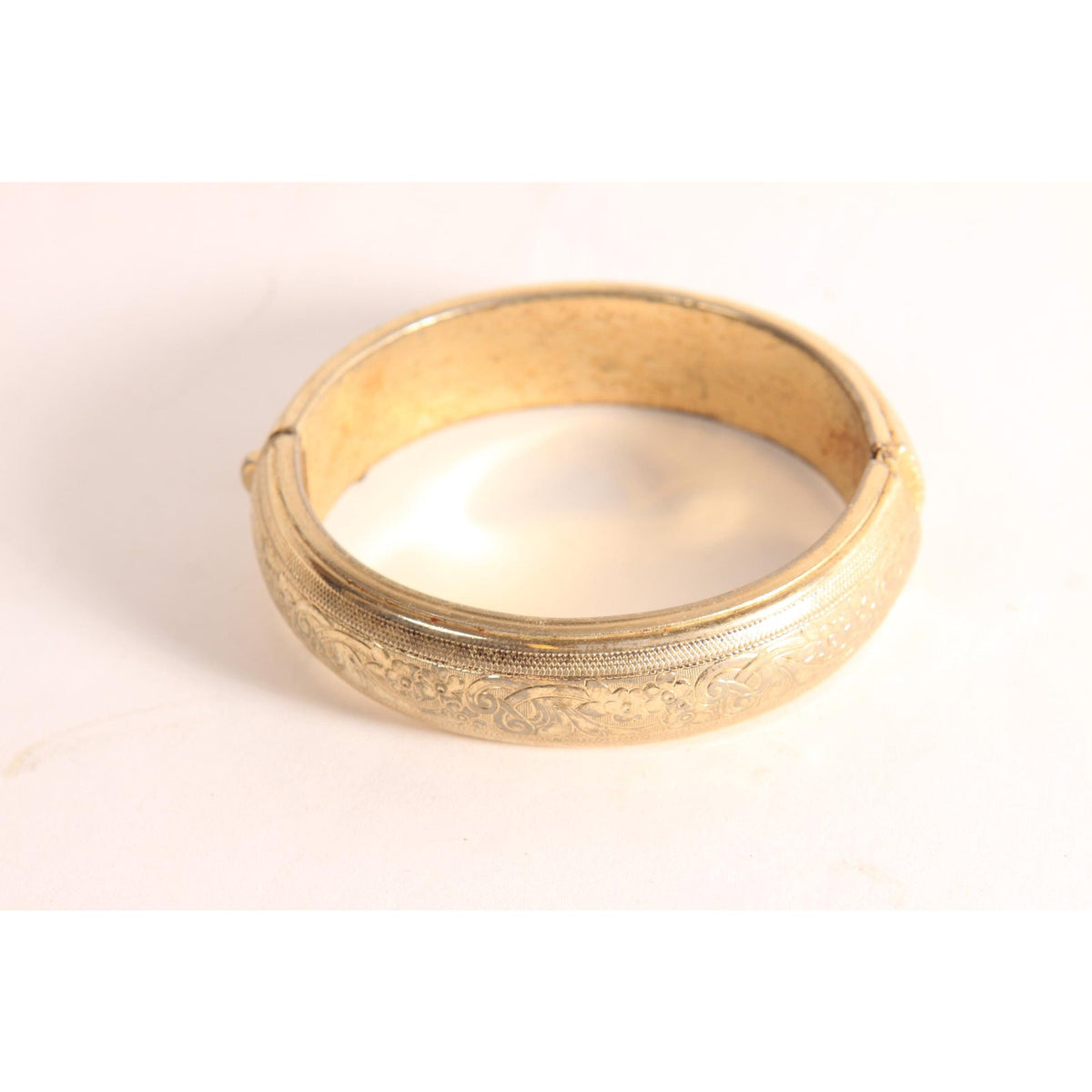 1950s 1960s Silver Tone Metal Scroll Etched Hinged Bracelet