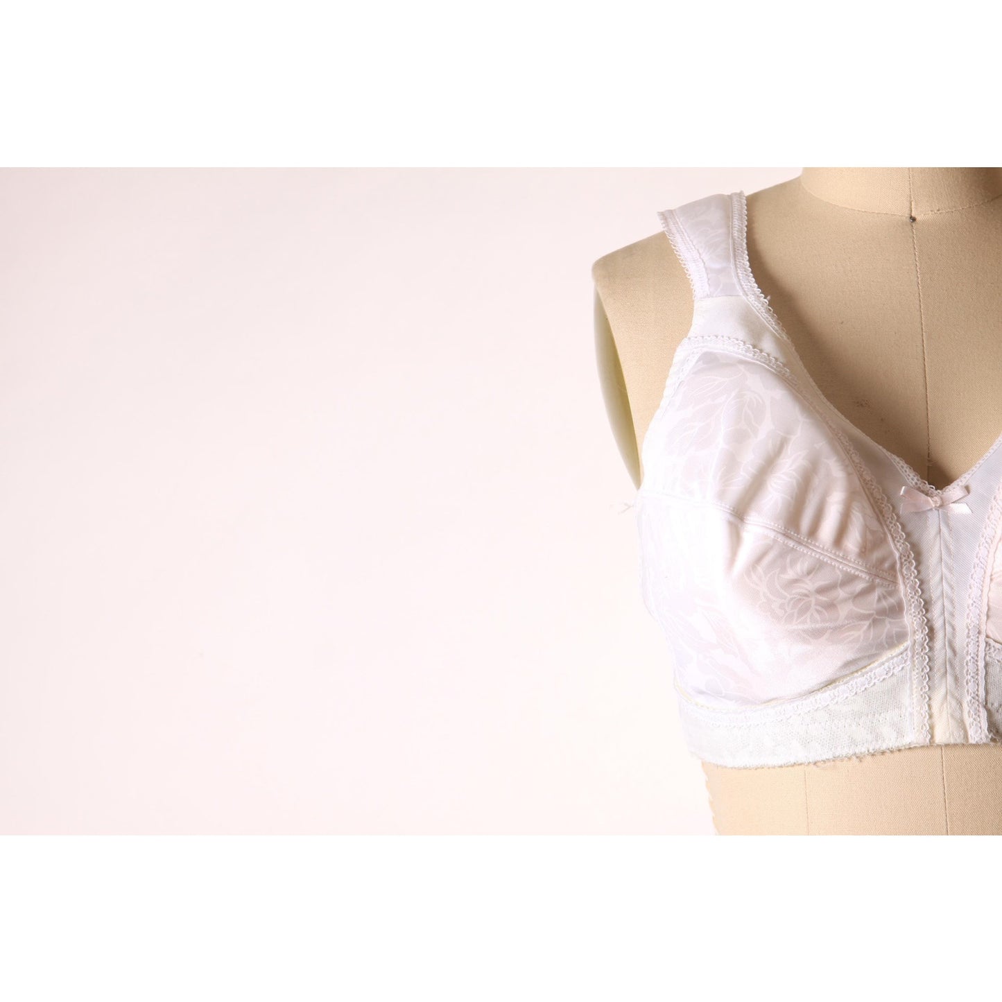 1980s White Satin Floral Look Lace Bow Detail Bra by Playtex-40C