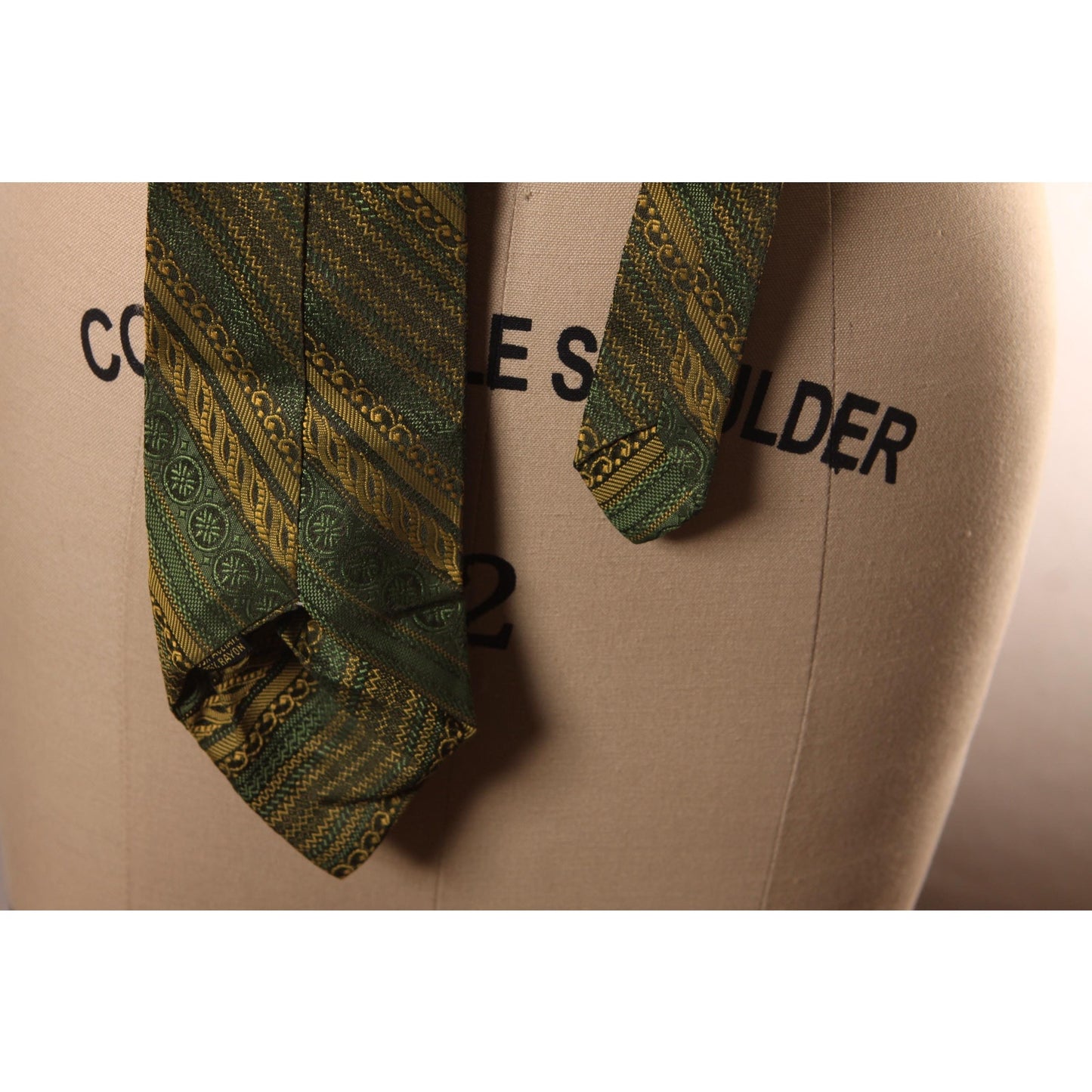 1970s Green and Yellow Patterned Necktie Tie