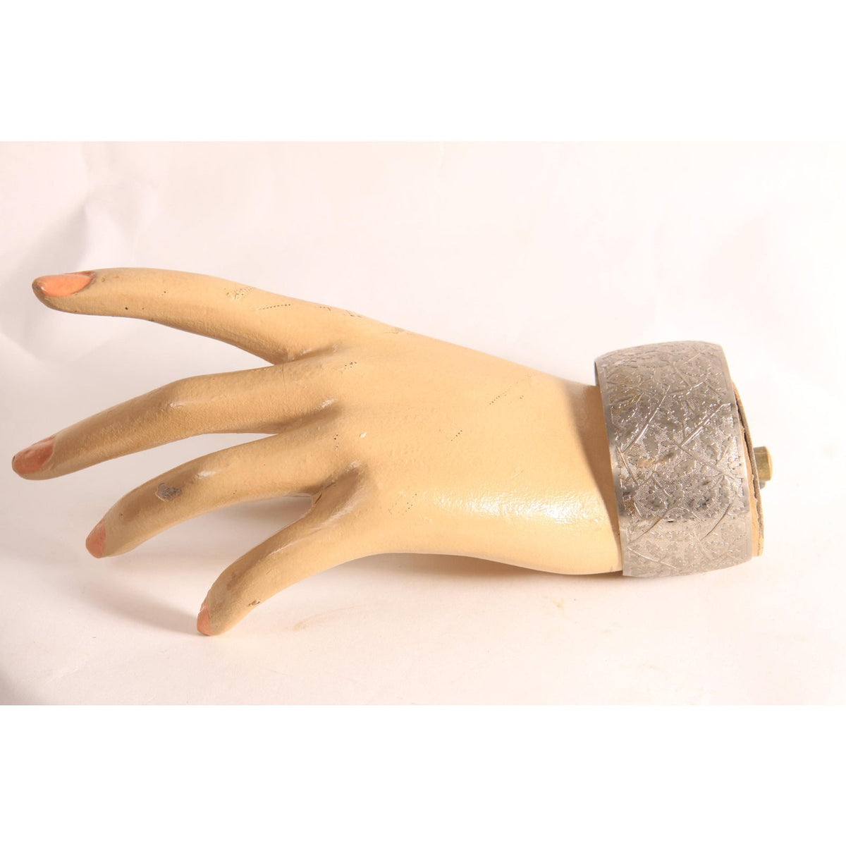1960s 1970s Silver Tone Metal Foliage Leaf Etched Cuff Bracelet