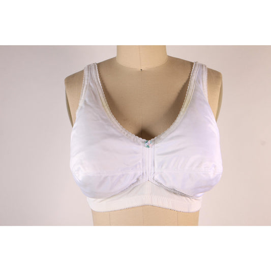 1970s White Floral Trim Detail Light Padded Bra