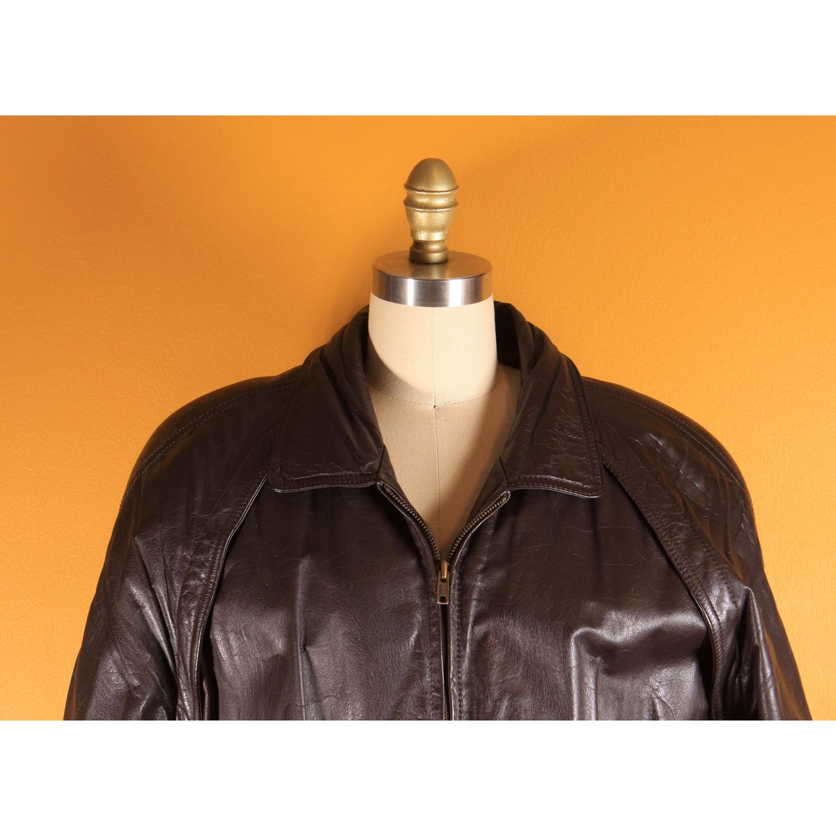 1980s Brown Leather Zip Up Pocketed Mens Bomber Jacket Coat by Members Only -L