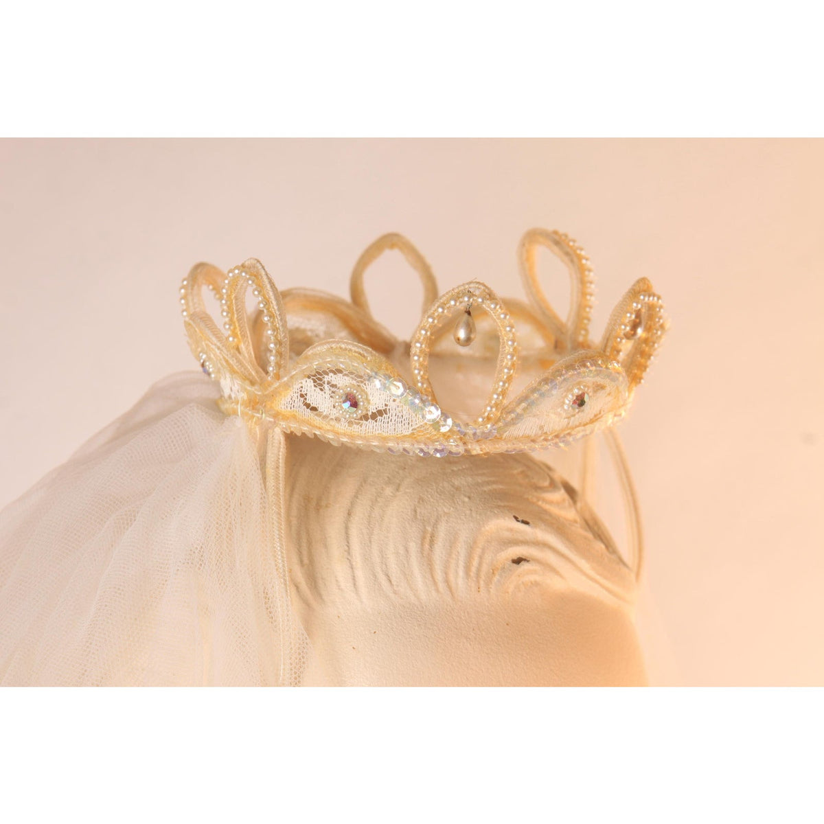 1940s 1950s White and Cream Small Crown Shaped Tiara Wedding Veil Hat