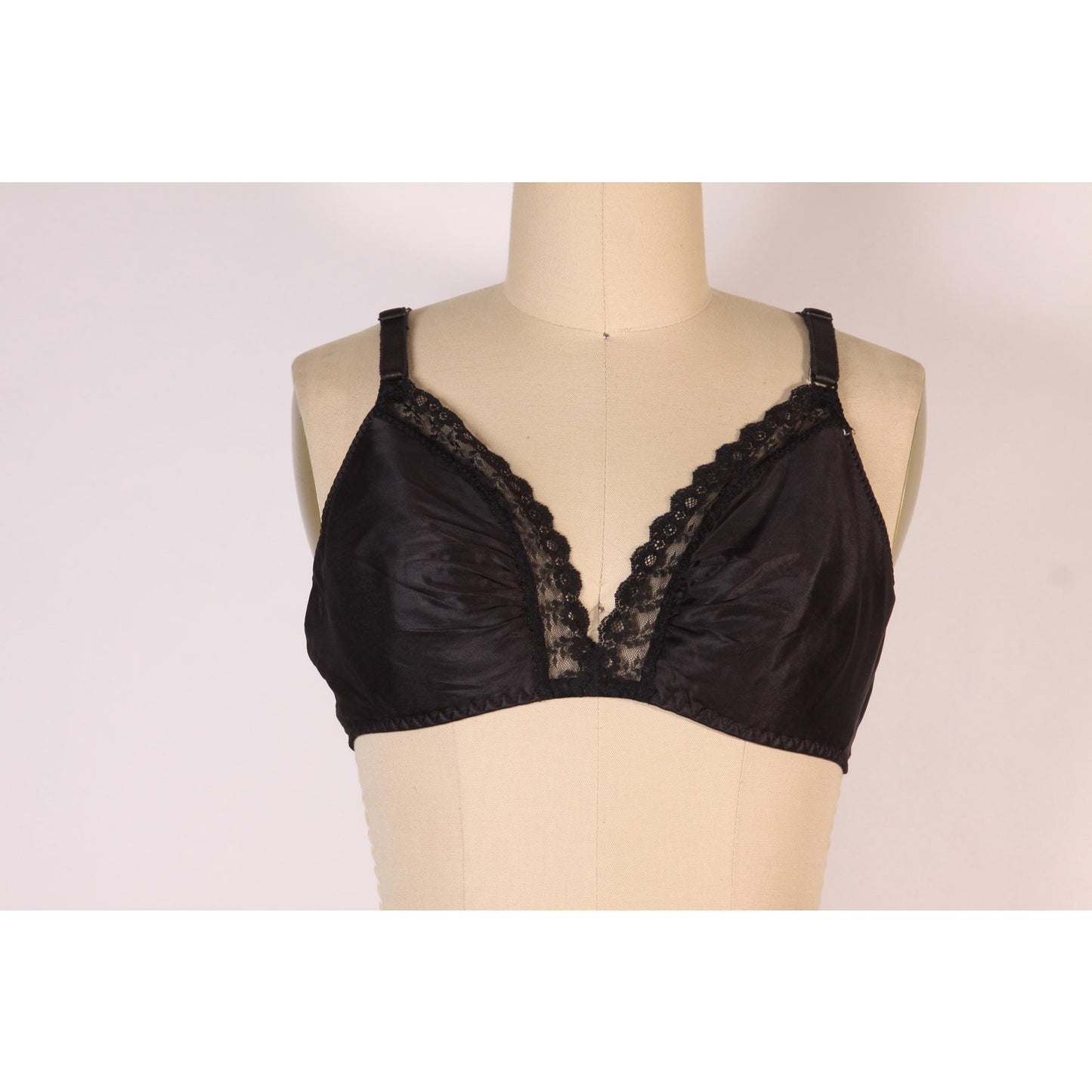 1970s 1980s Black Light Padding Sheer Lace Trim Bra-36C