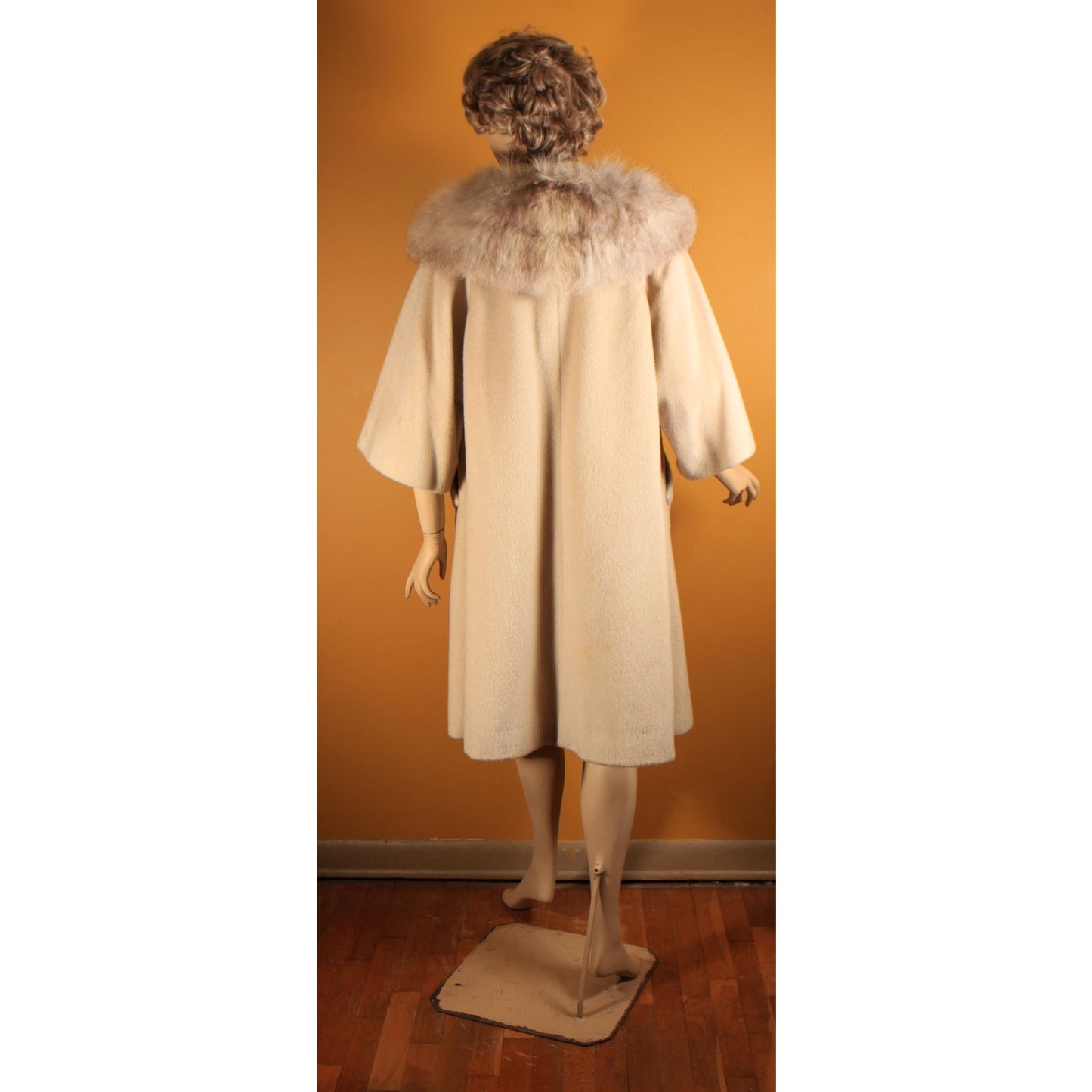 1950s Cream Tan Bracelet Sleeve Fox Fur Collar Swing Coat by Marce Original -M-L