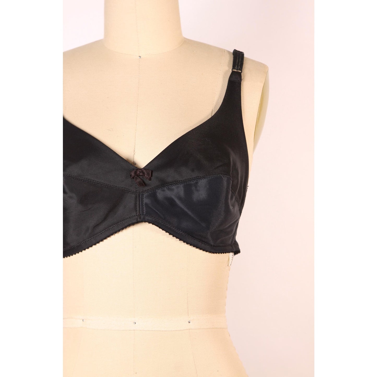 1970s Black Lightly Padded Bow Detail Bra by Montgomery Ward-38B