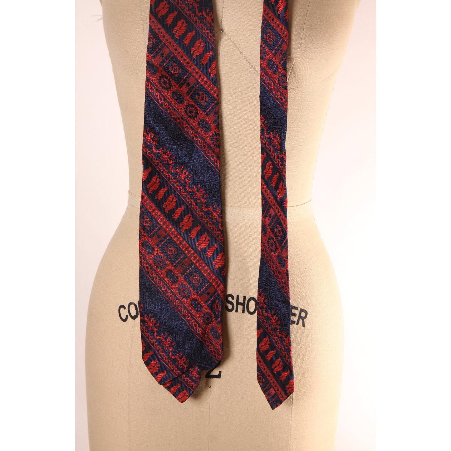 1970s Navy Blue and Red Novelty Penguin Necktie Tie