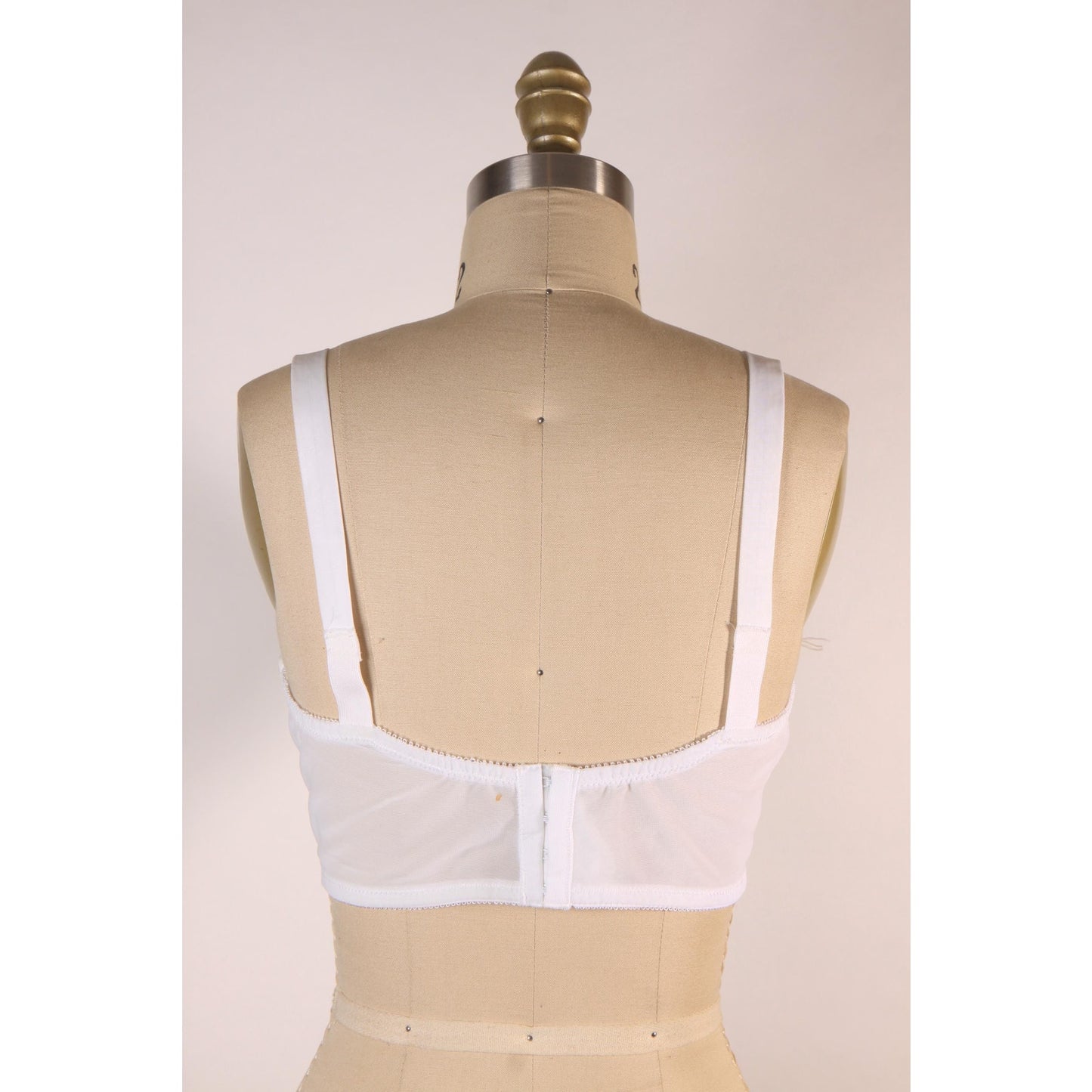 1980s Sheer White Floral Lace Bra by Bali-38D
