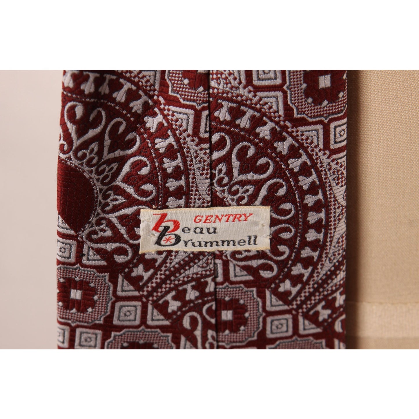 1970s Burgundy and White Patterned Polyester Wide Necktie Tie by Gentry Beau Brummell