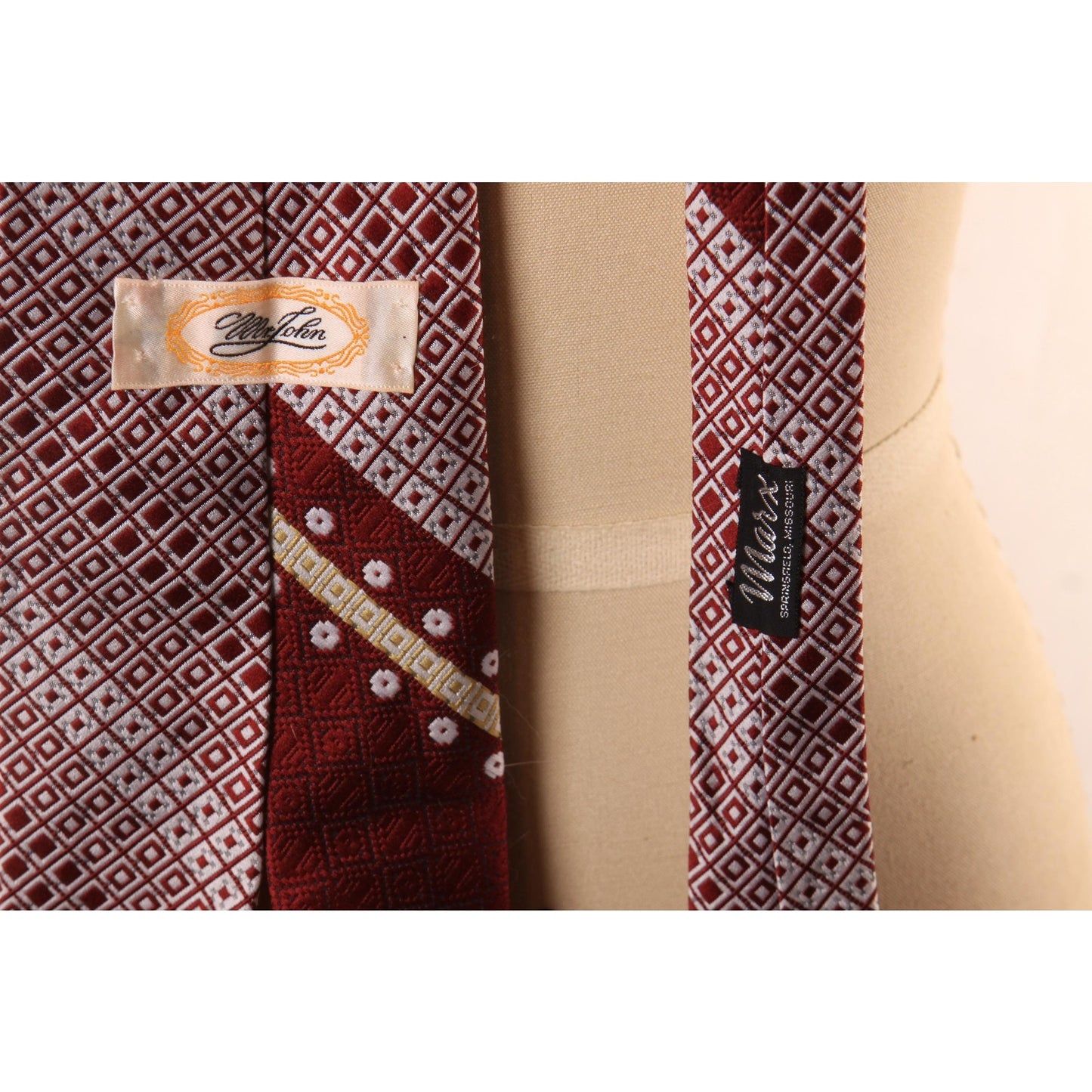 1970s Deadstock Burgundy, Tan and White Polyester Patterned Wide Necktie Tie by Mr. John & Marx