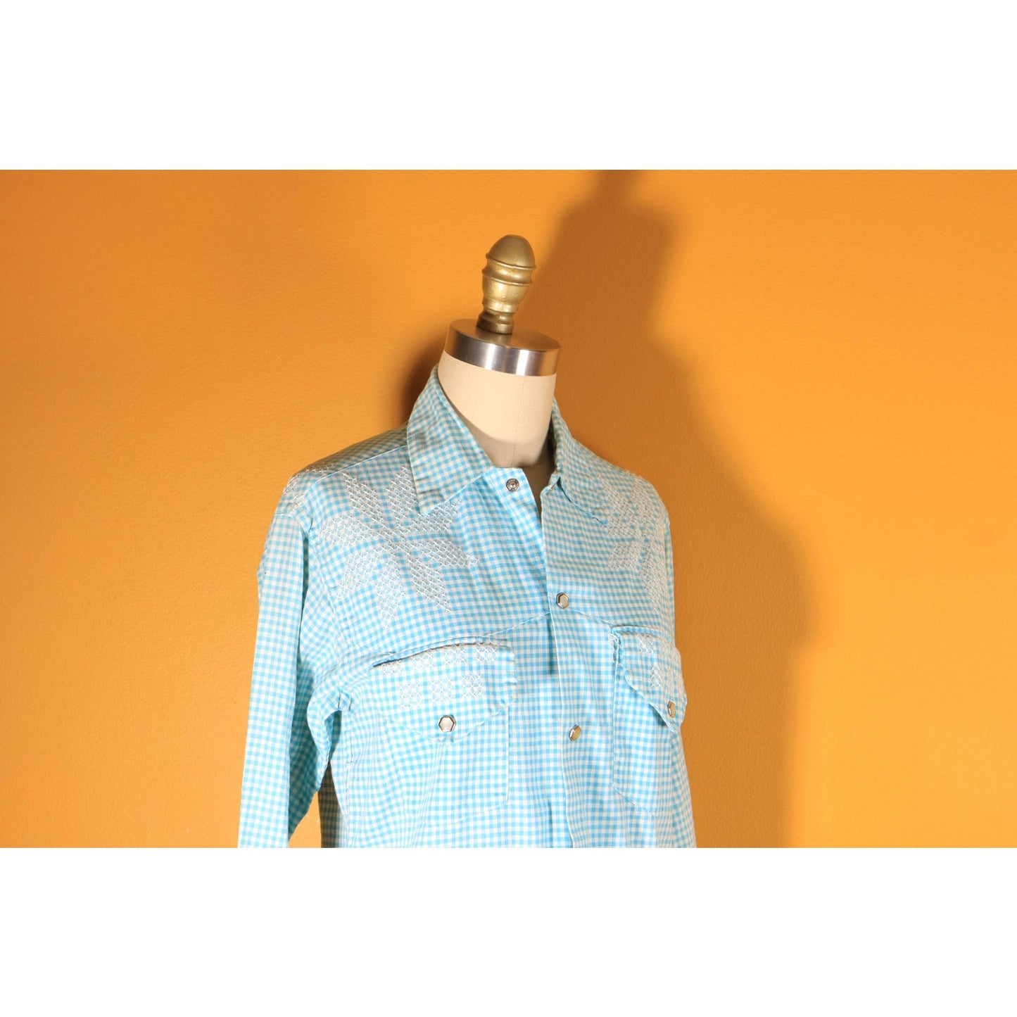 1970s Blue and White Needlepoint Pearl Snap Mens Long Sleeve Shirt -S