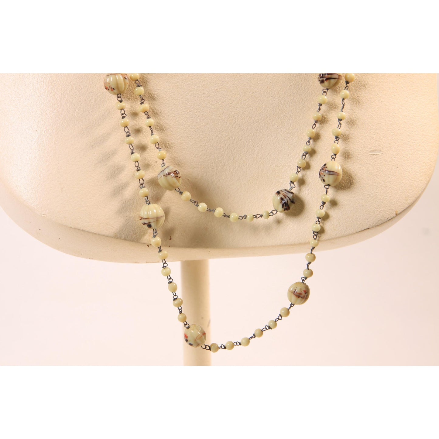 1920s Glass Beaded Cream and Brown Swirl Single Strand Necklace