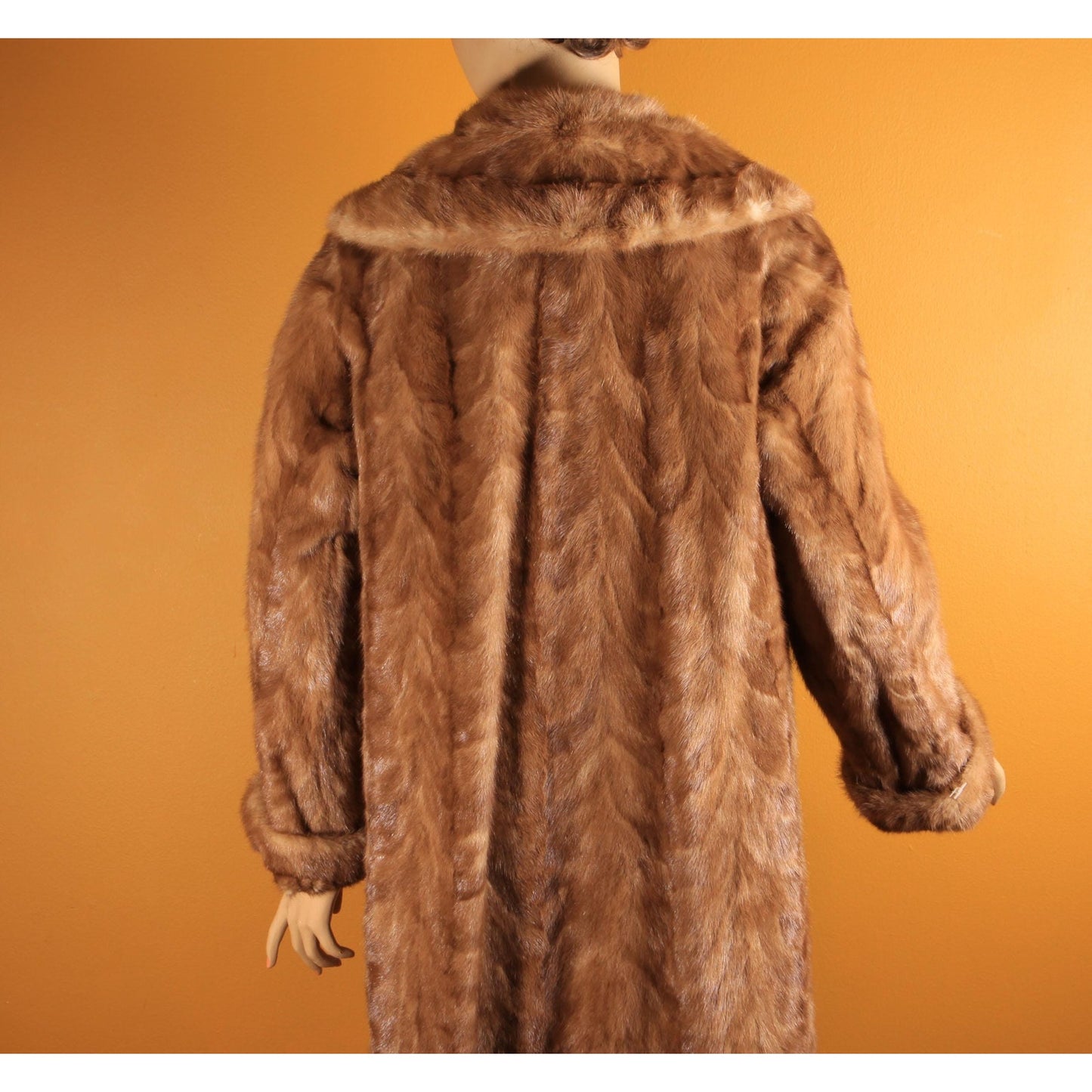 1950s Honey Brown Long Sleeved Mink Fur Coat by McDaniel's -M-L