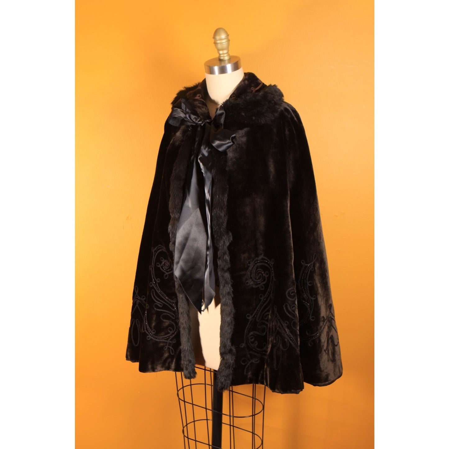 Antique 1800s 1900s Victorian Brown and Black Soutache Fur Trim Cape