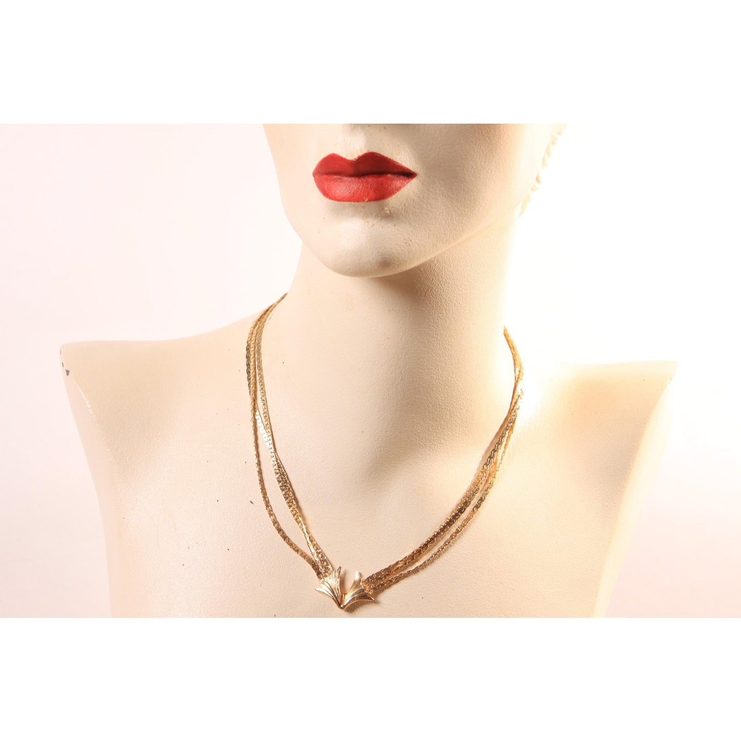 1970s Gold Tone Metal Fan Shape Pendant Necklace