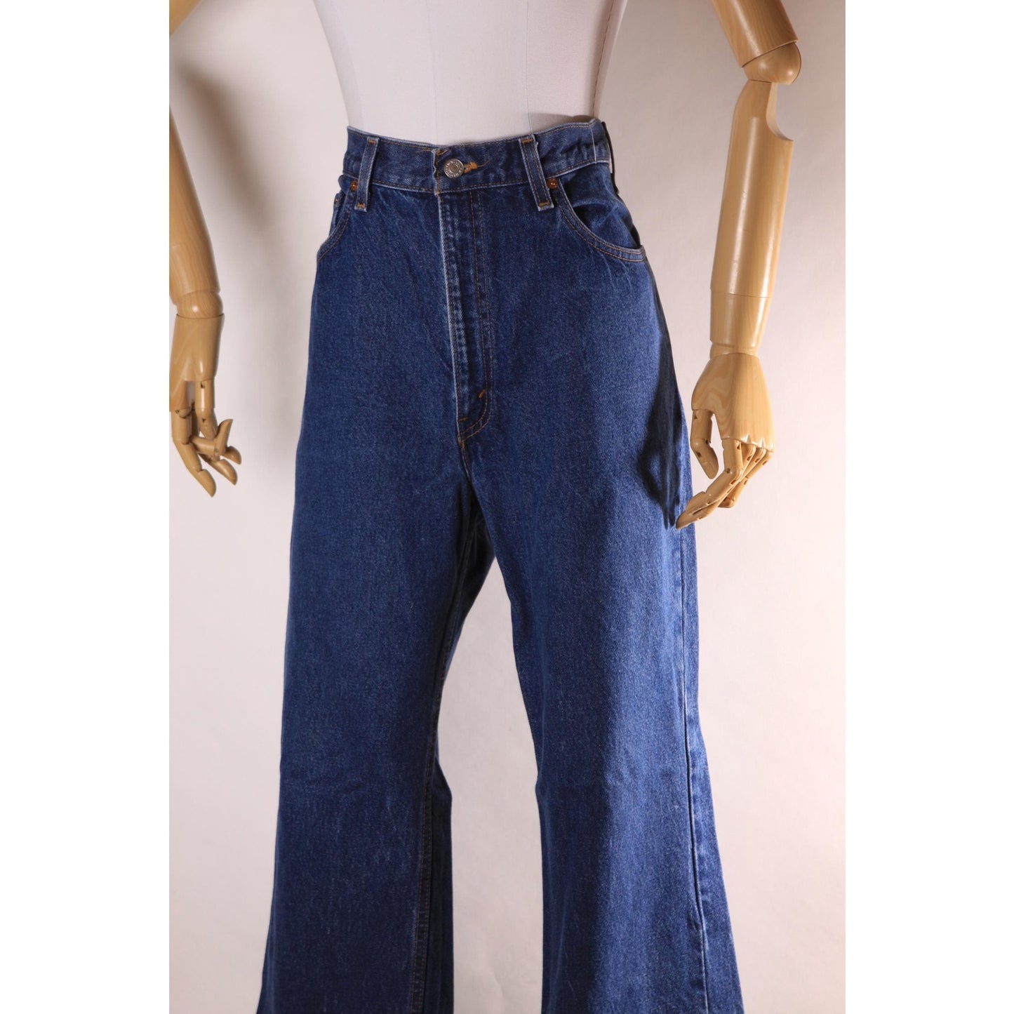 2000s Y2K Blue Denim Blank Red Tab 517 Boot Cut Mens Jeans by Levi's- 38x32