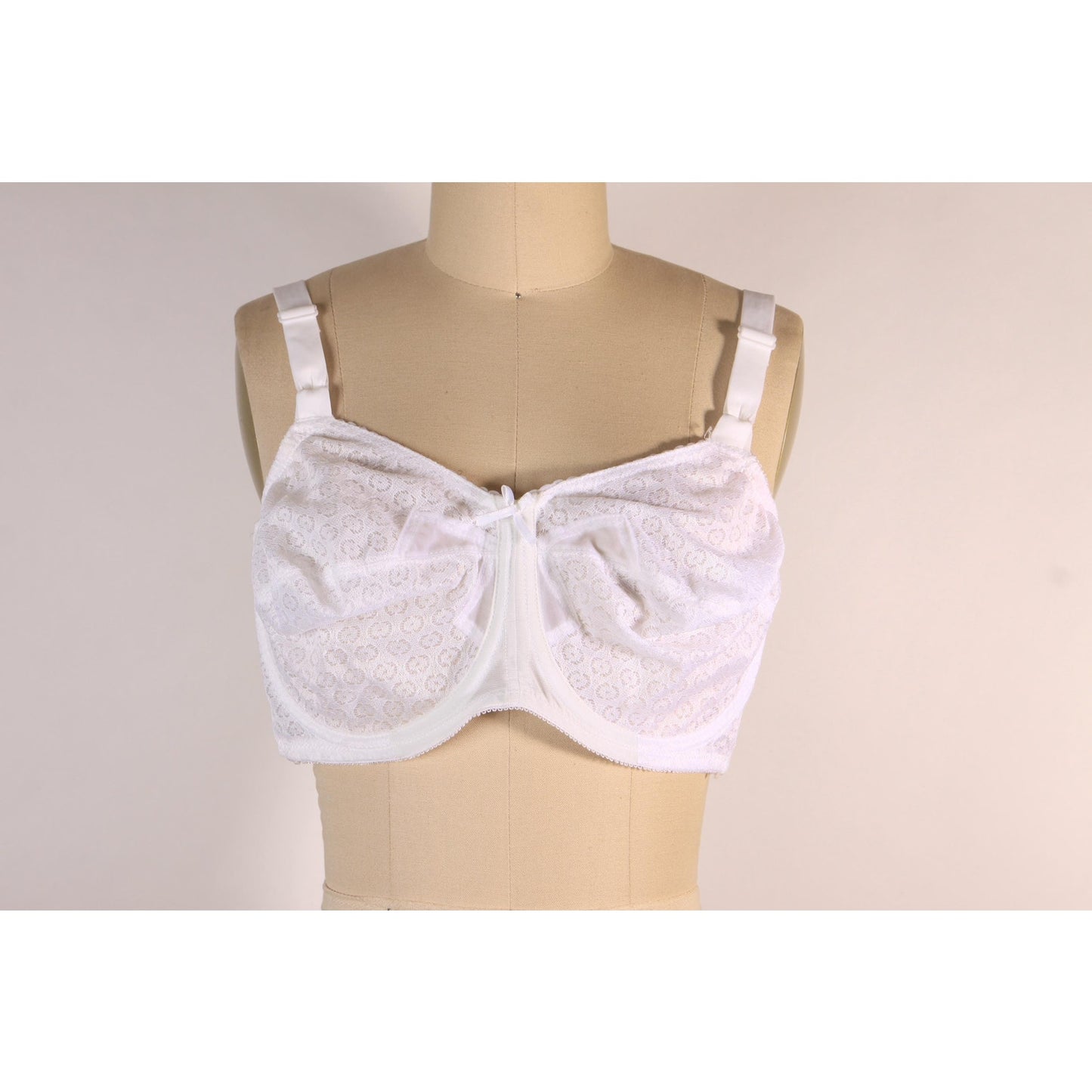 1980s Sheer White Floral Lace Bra by Bali-38D
