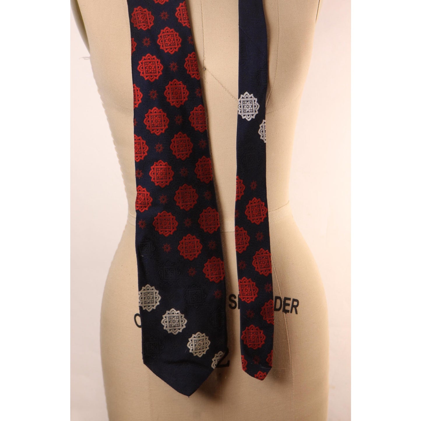 1970s Navy Blue, White and Red Patterned Wide Necktie Tie by Regal