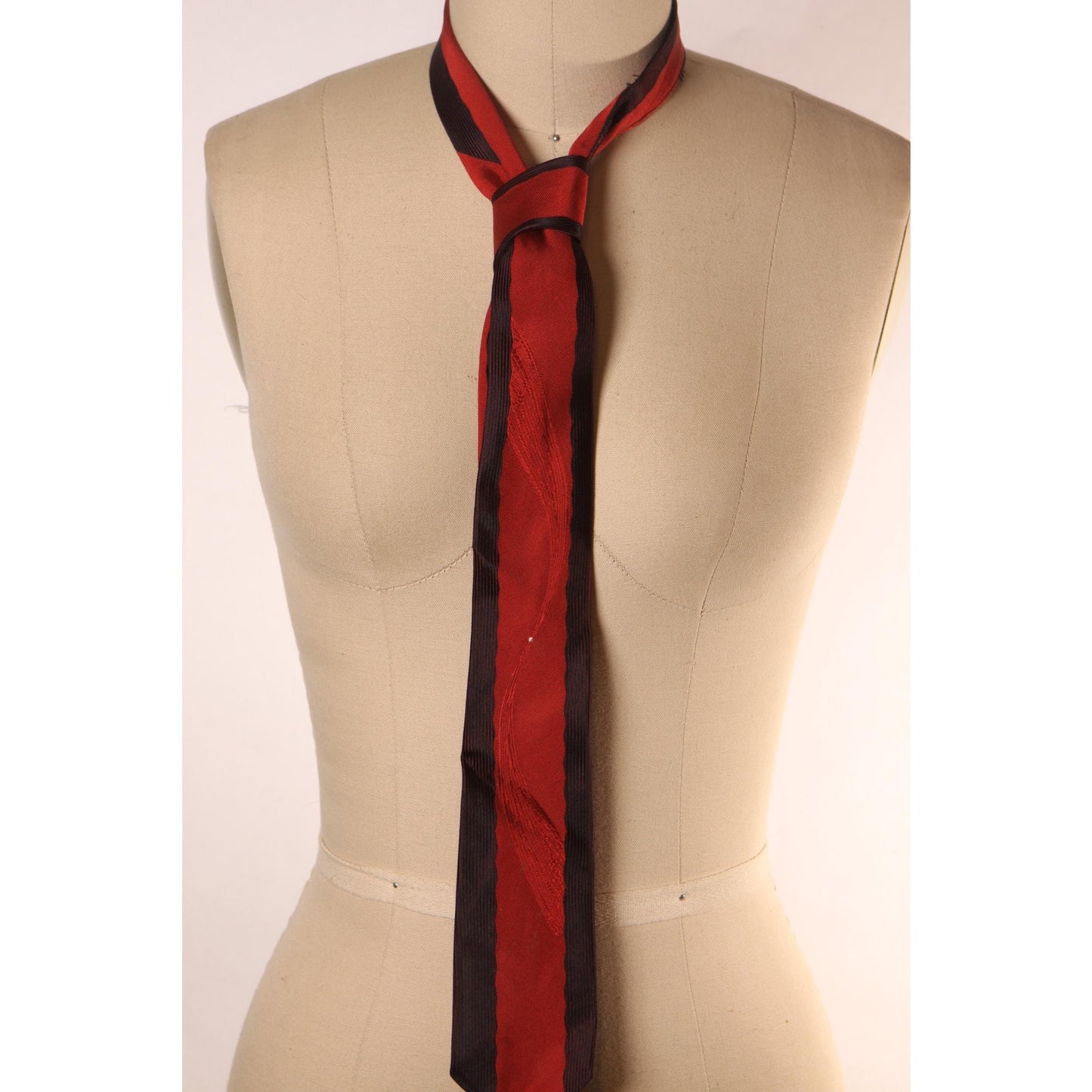 1950s Red and Black Abstract Silk Necktie Tie