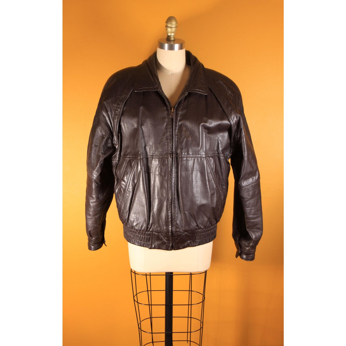 1980s Brown Leather Zip Up Pocketed Mens Bomber Jacket Coat by Members Only -L