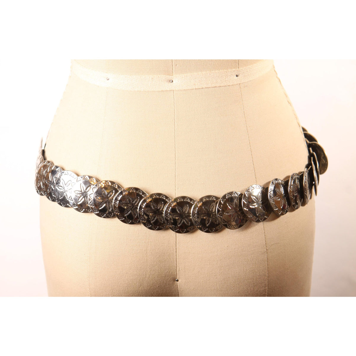 1970s 1980s Silver Tone Metal Sea Dollar Stretch Belt