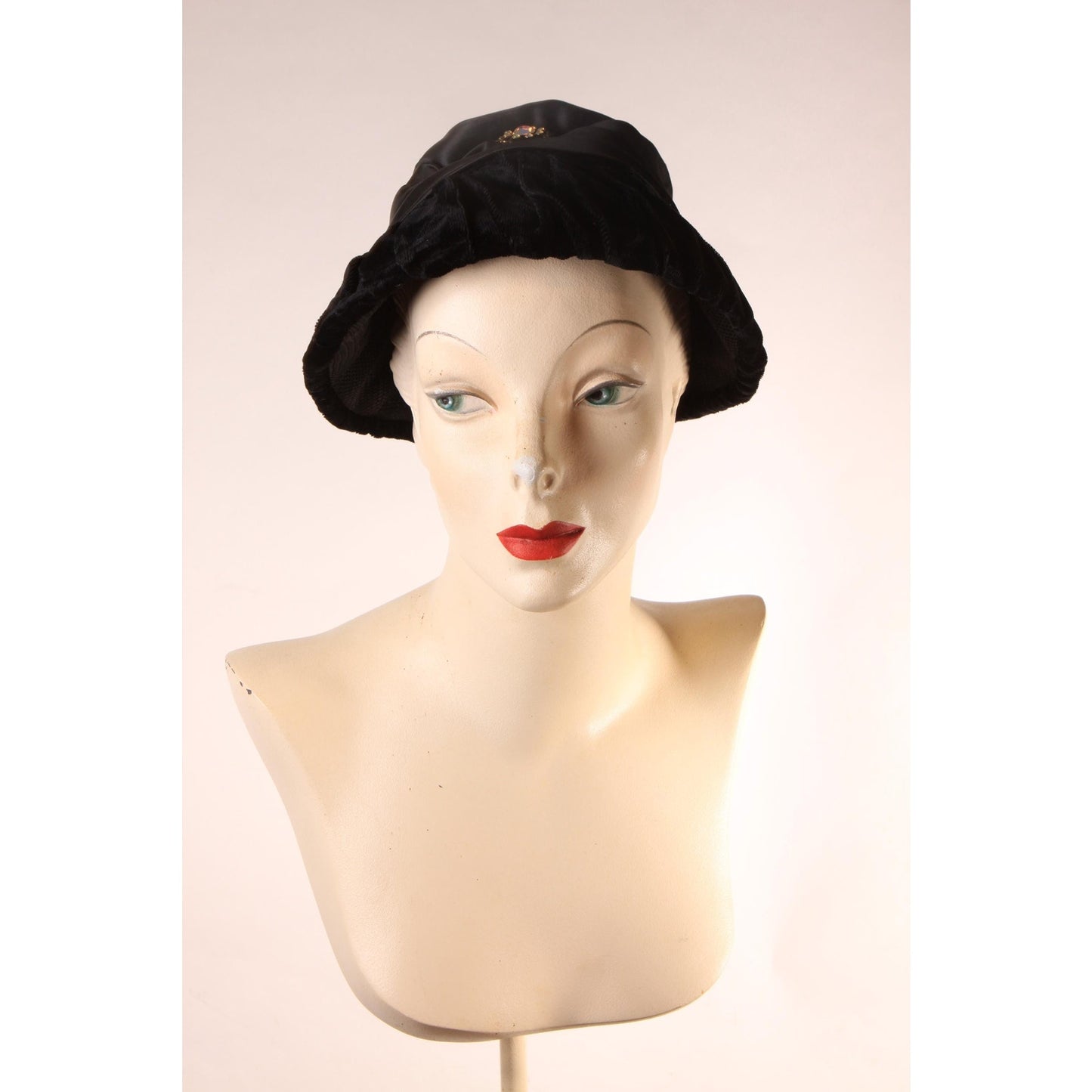 1960s Black Velvet Rhinestone Detail Formal Mushroom Hat