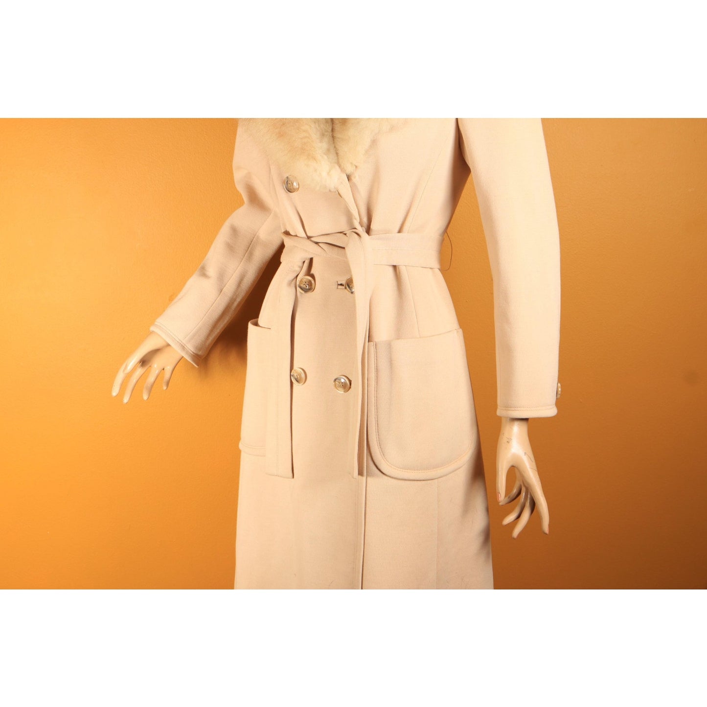 1970s Cream Tan Long Sleeve Button Up Fox Fur Collar Wool Coat by Fashionbilt -S-M
