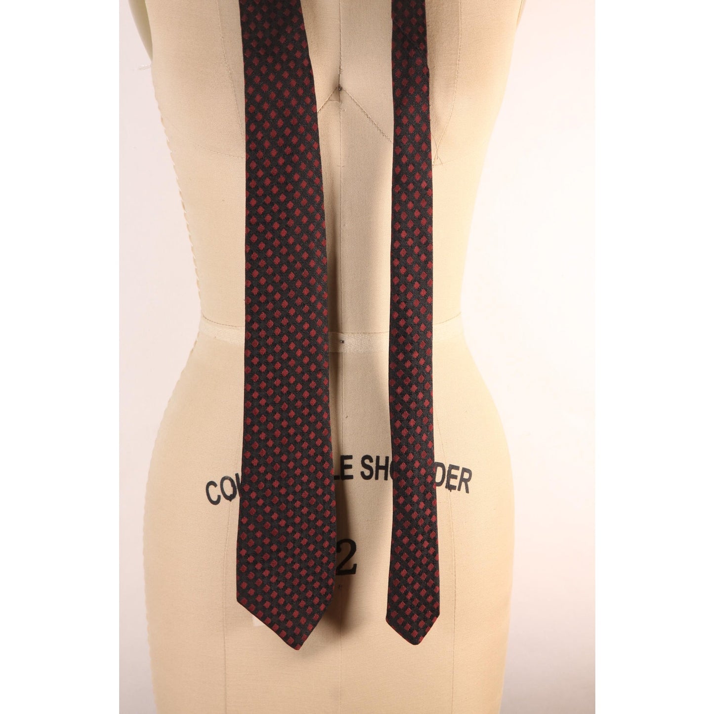 1980s Red and Black Geometric Necktie Tie