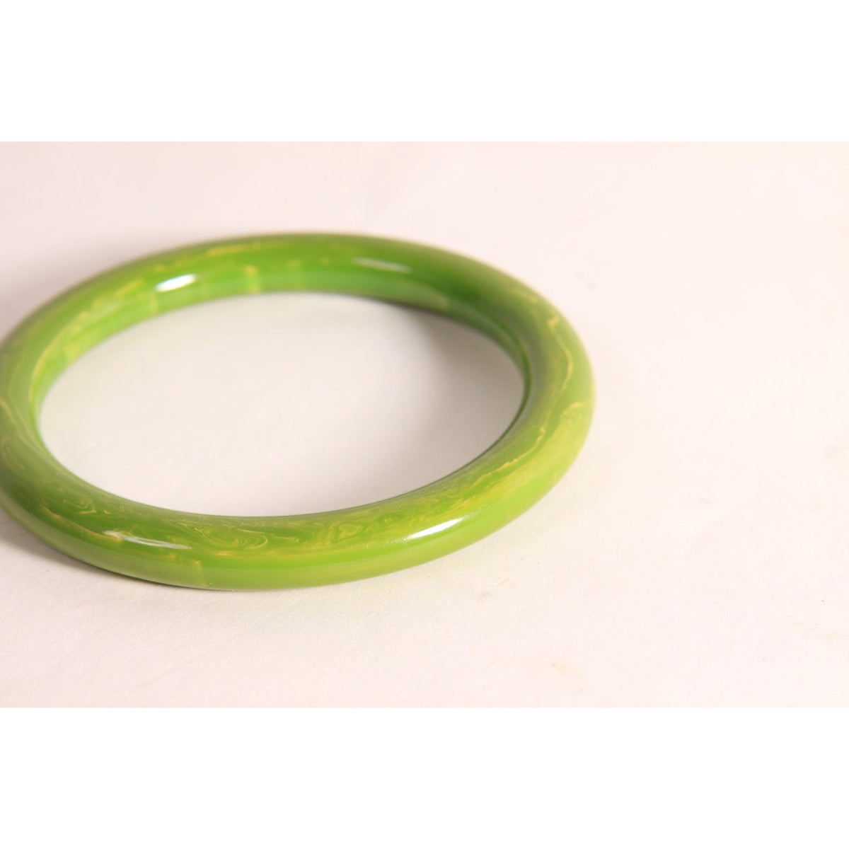 1940s 1950s Creamed Spinach Green and Yellow End of Day Bakelite Bangle Bracelet