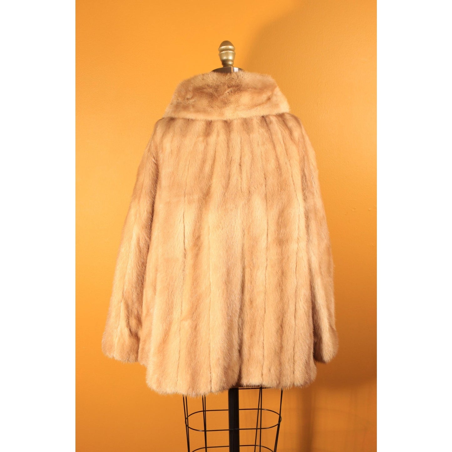 1950s Light Brown Long Sleeve Mink Fur Coat by McDaniel's -L-XL