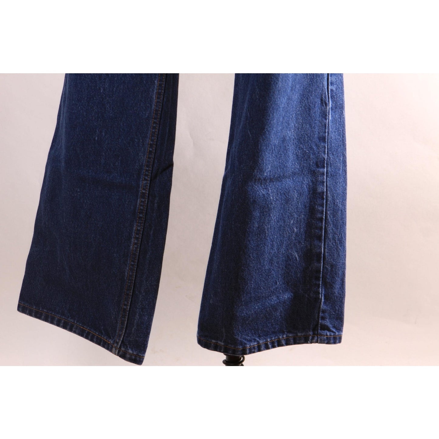 2000s Y2K Blue Denim Blank Red Tab 517 Boot Cut Mens Jeans by Levi's- 38x32