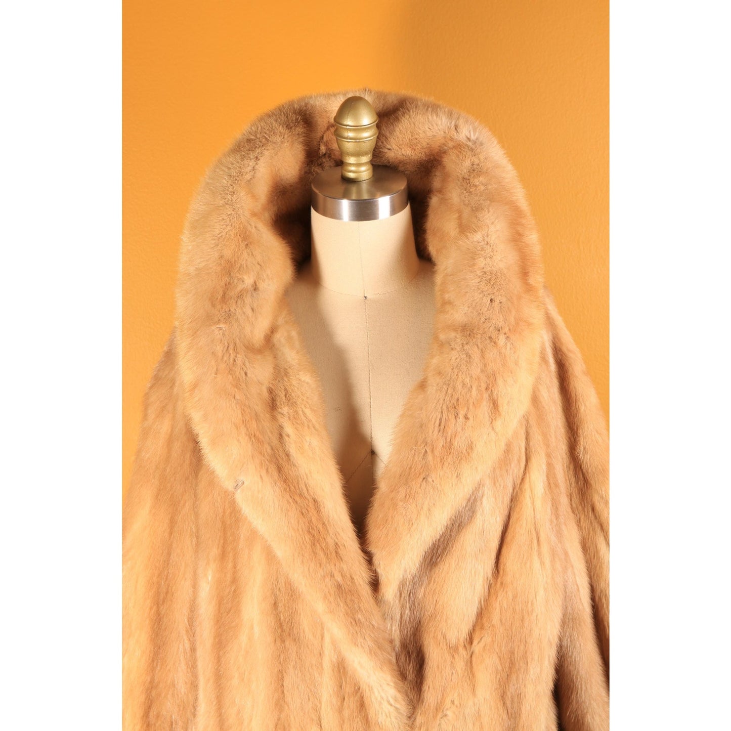 1950s Light Brown Long Sleeve Mink Fur Coat by McDaniel's -L-XL