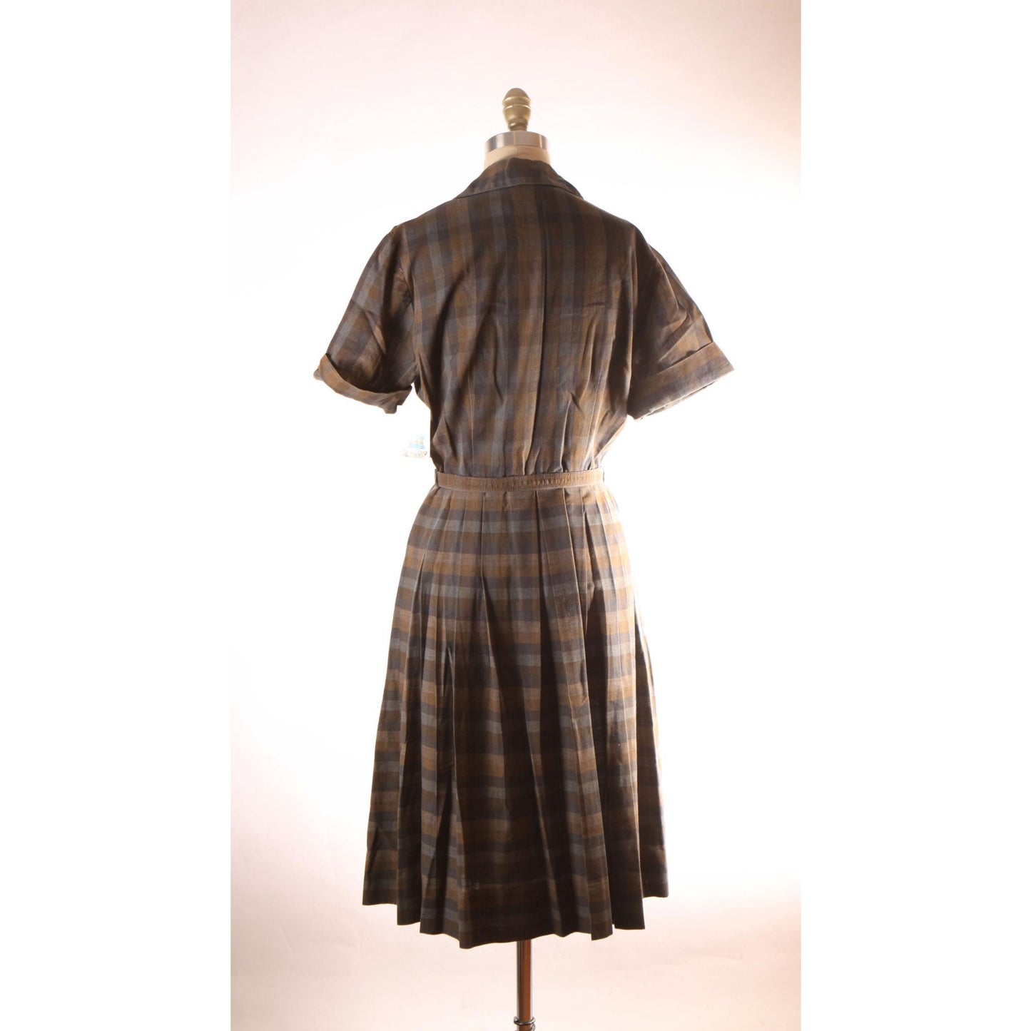 1950s Brown and Gray Plaid Oversized Button Short Sleeve Fit and Flare Belted Dress by Fashionmaker -M