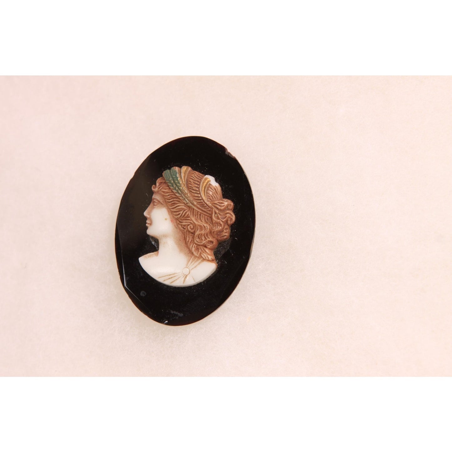 1930s 1940s Black, Cream and Brown Cameo Brooch