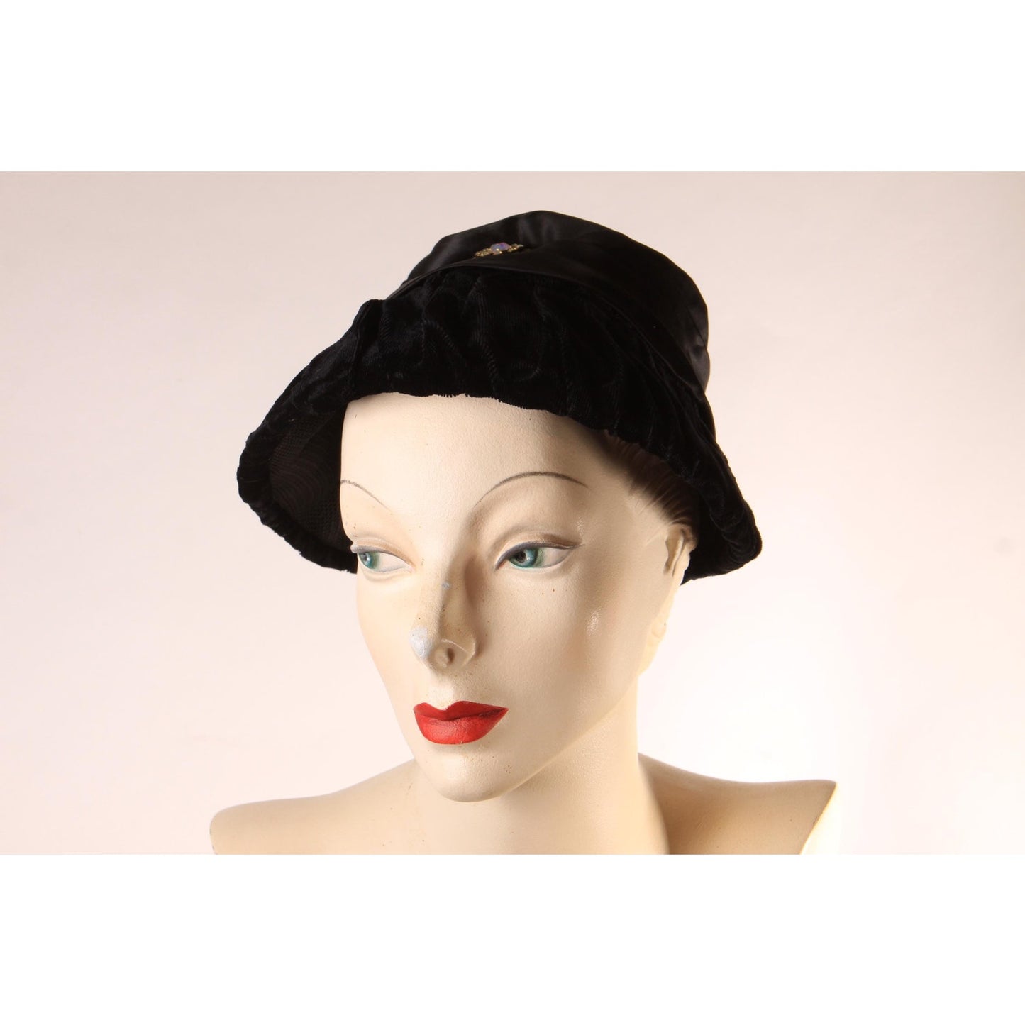 1960s Black Velvet Rhinestone Detail Formal Mushroom Hat